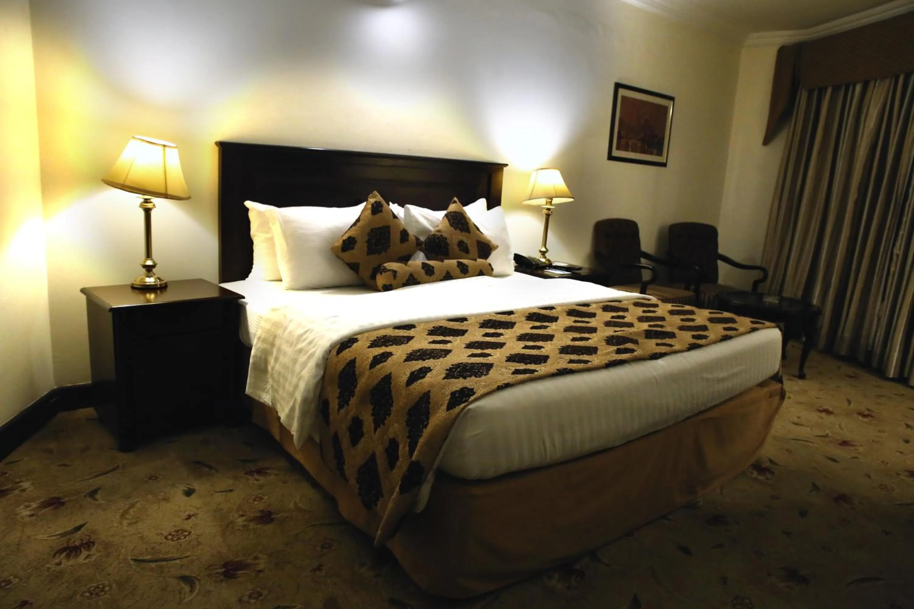 Bedroom, Bed in Hotel Hillview Islamabad