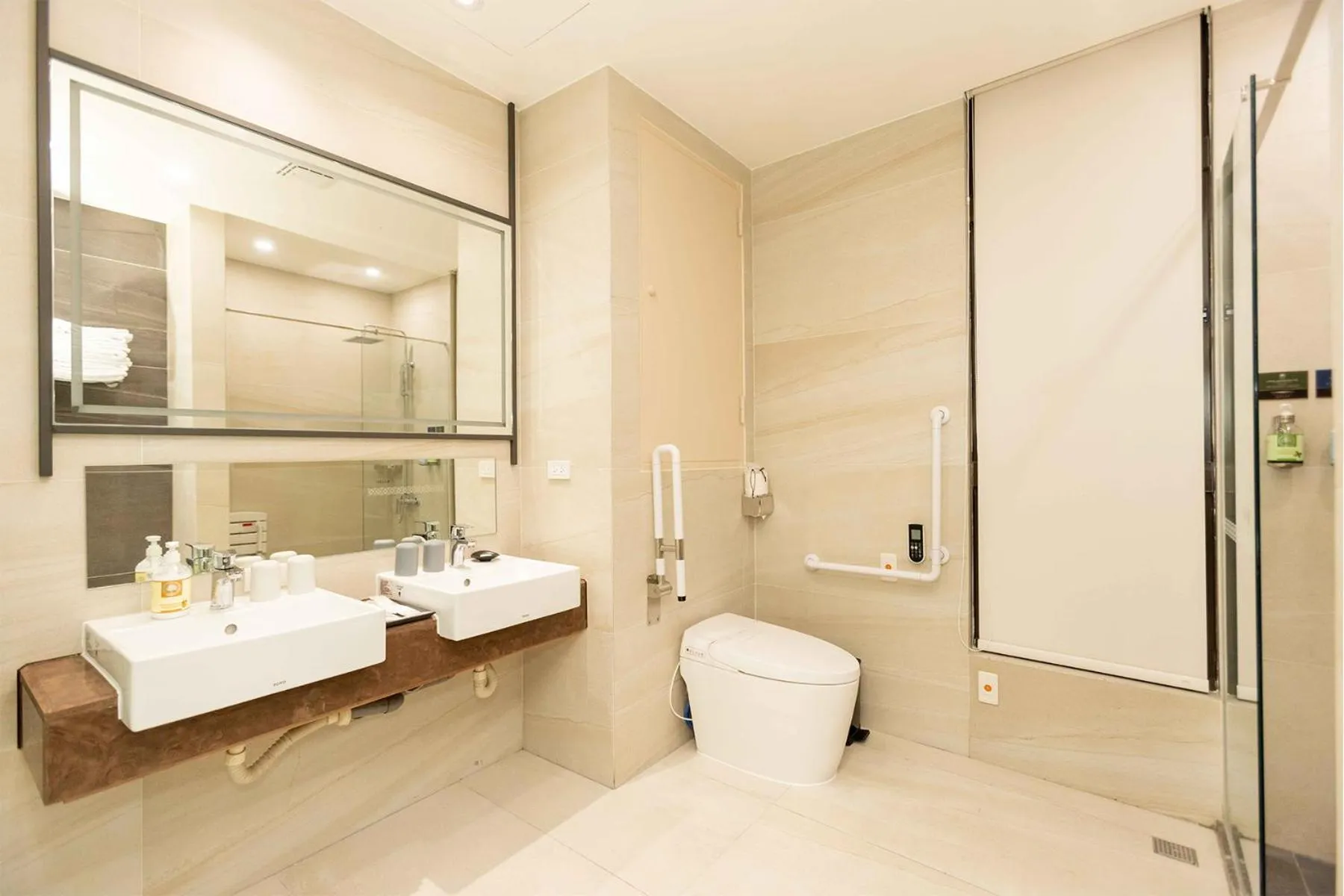 Shower in Euphoria Hotel Lukang