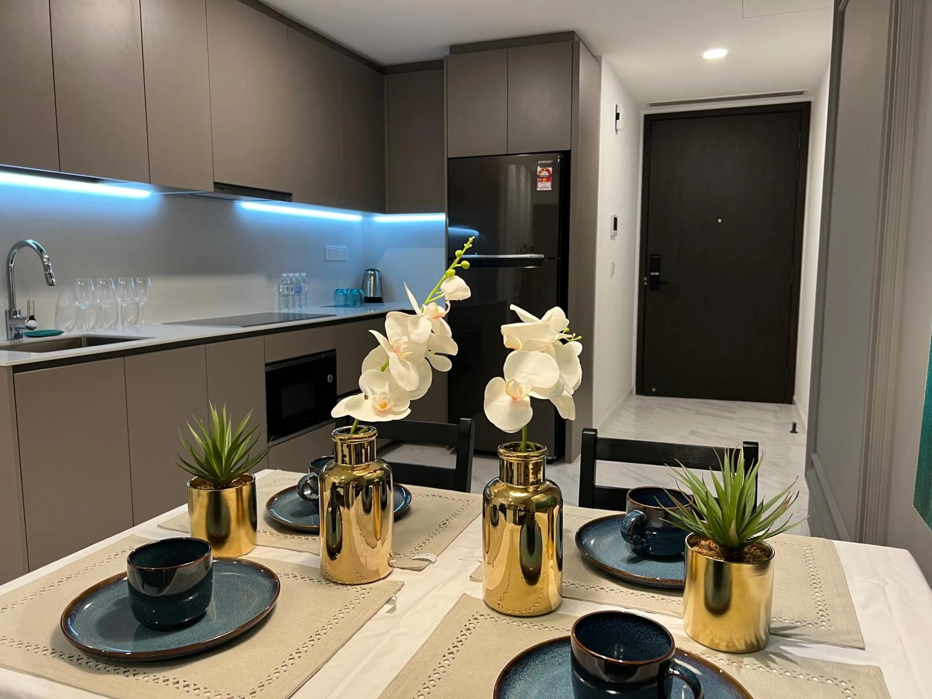 Kitchen or kitchenette in Eaton Residences KLCC by WSD