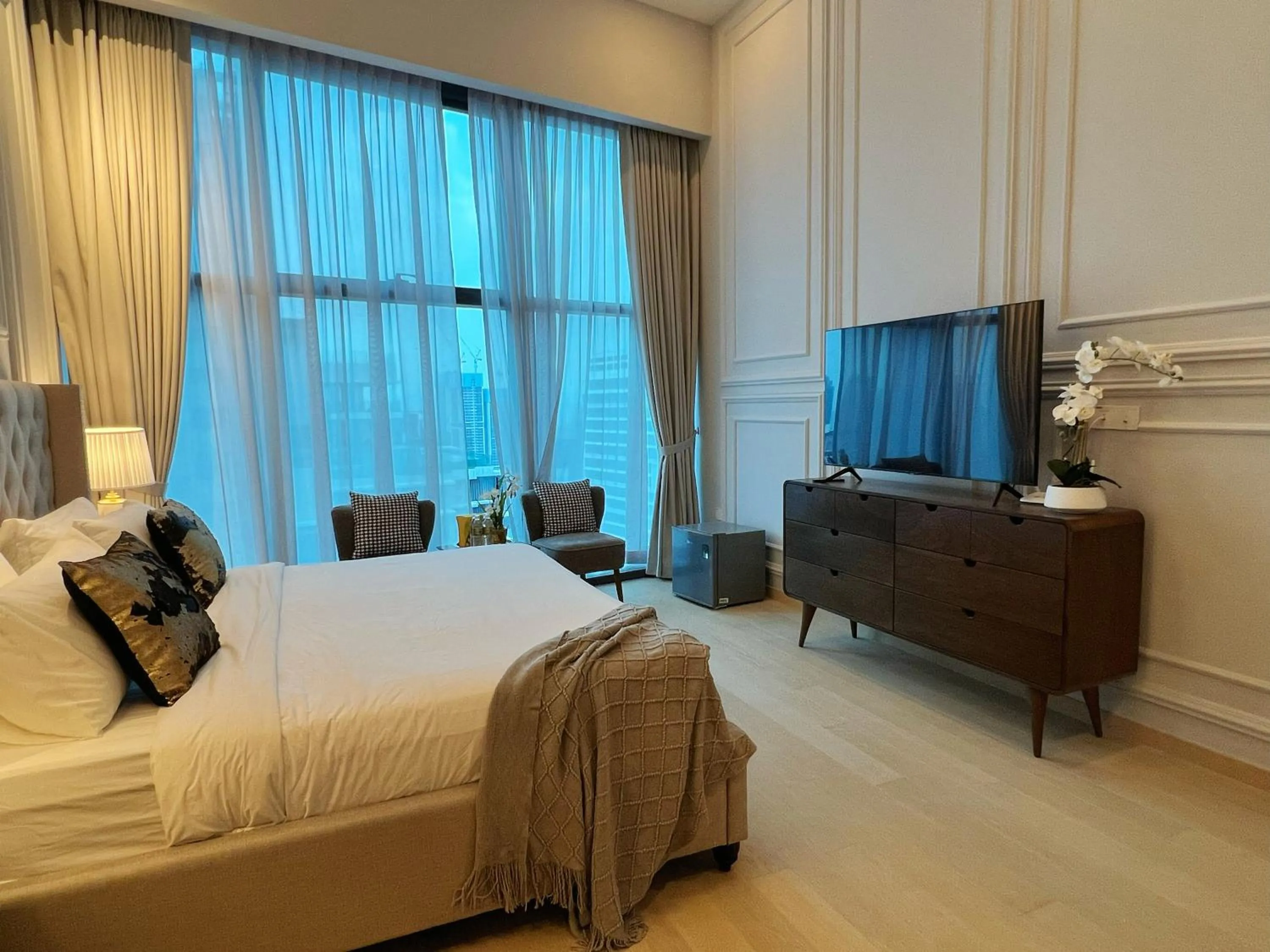 Bed in Eaton Residences KLCC by WSD