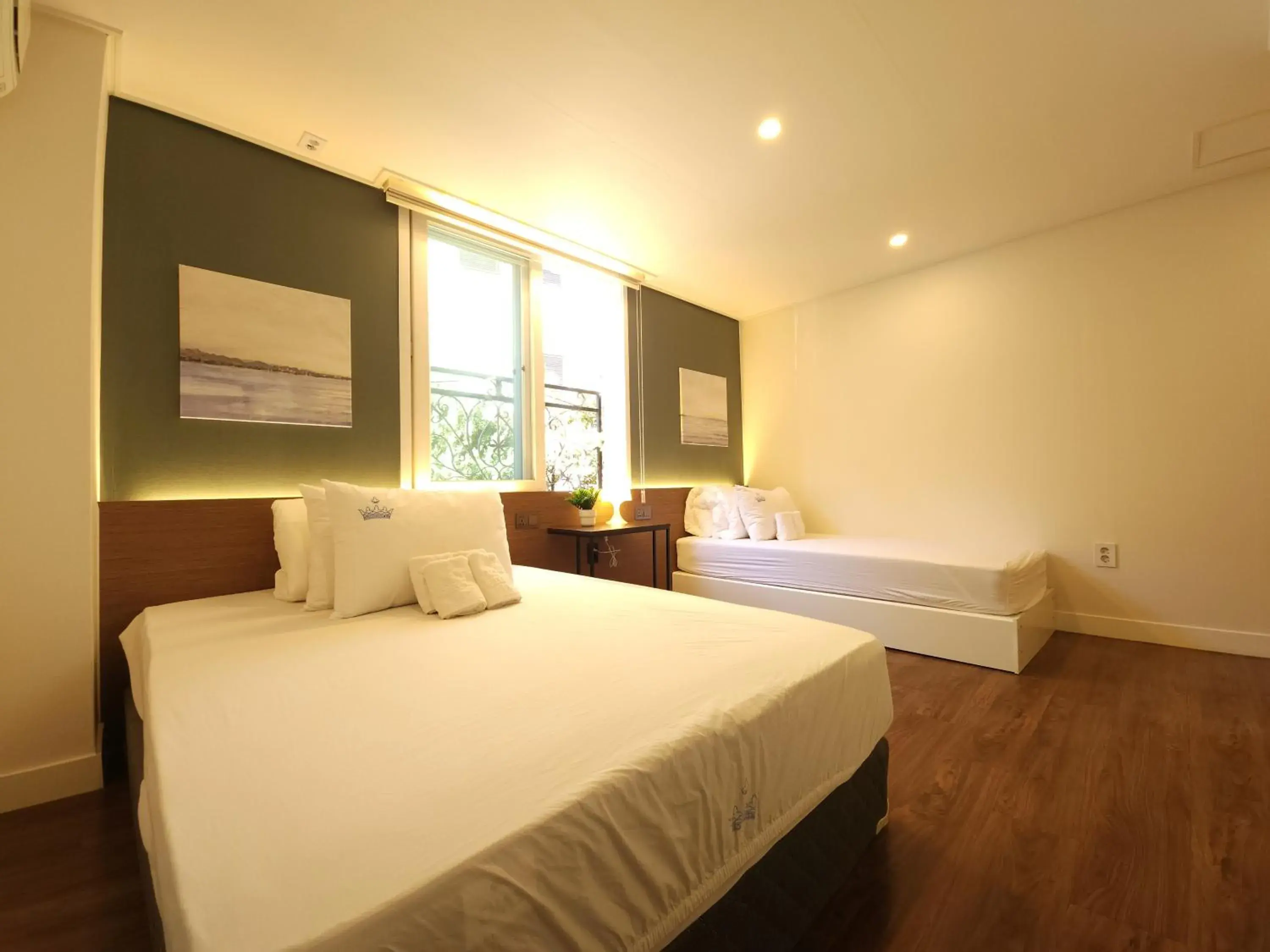 Triple Room in OYO Hostel Myeongdong 5 Triple Room in OYO Hostel Myeongdong 5