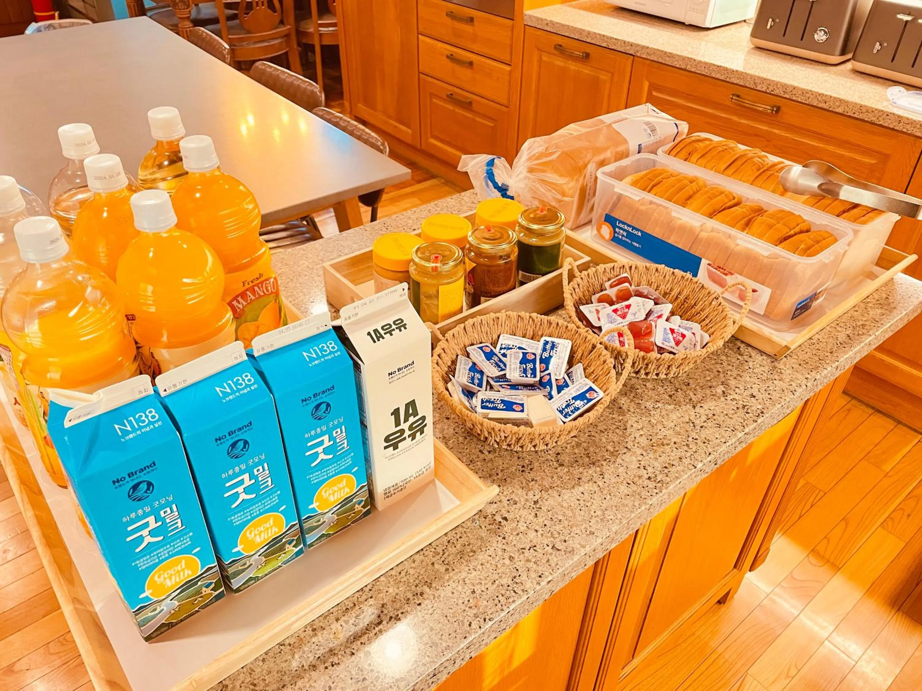 OYO Hostel Myeongdong 5