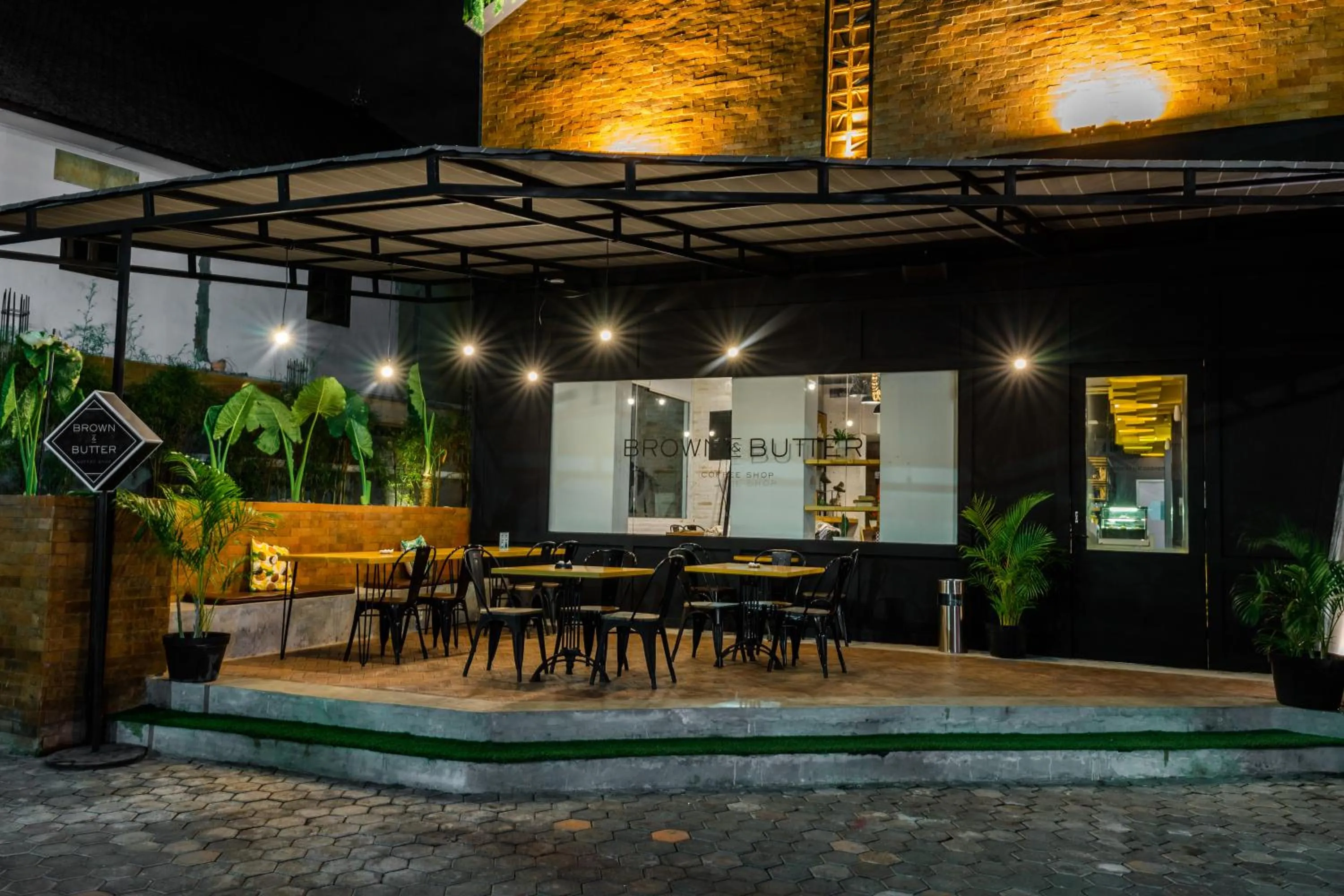 Berry Biz Hotel Sunset Road