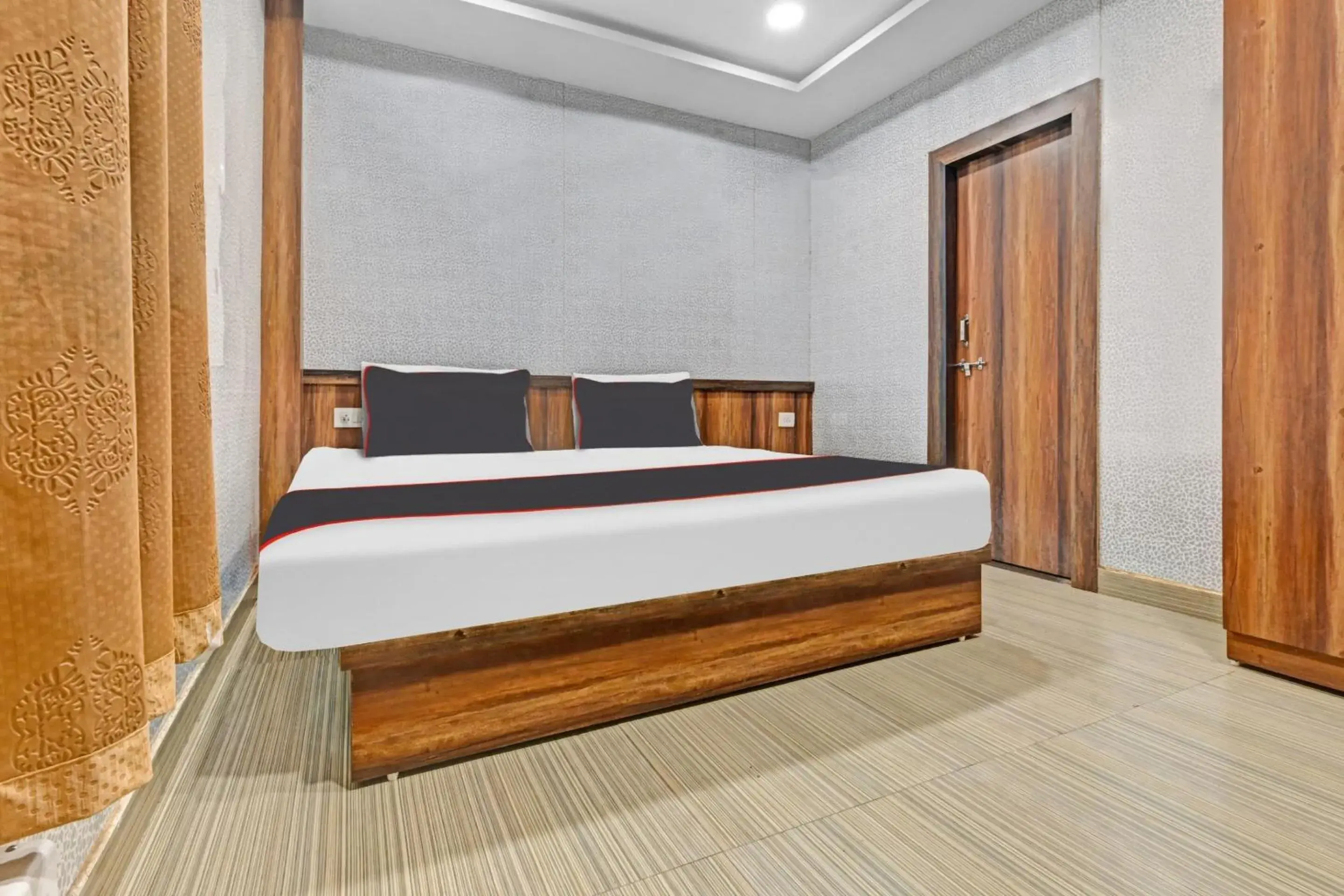 Collection O Mohan Paradise Collection O Mohan Paradise