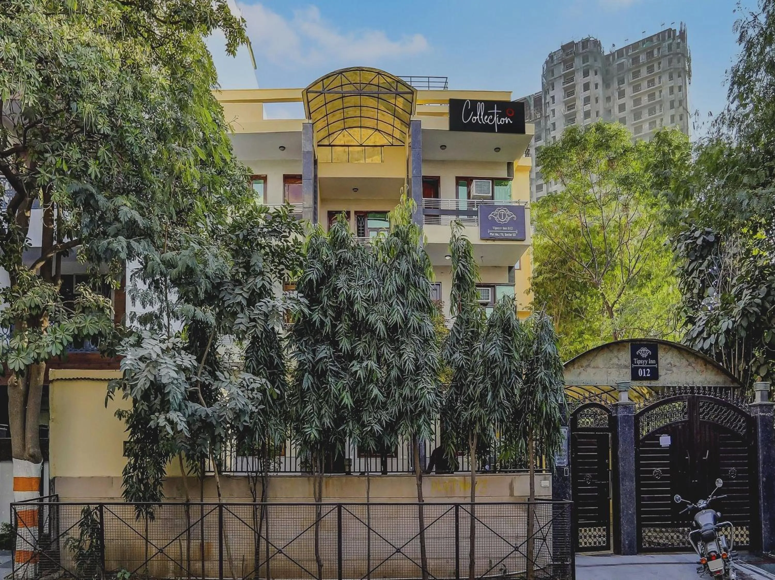 Facade/entrance in Hotel O Uk House Residency