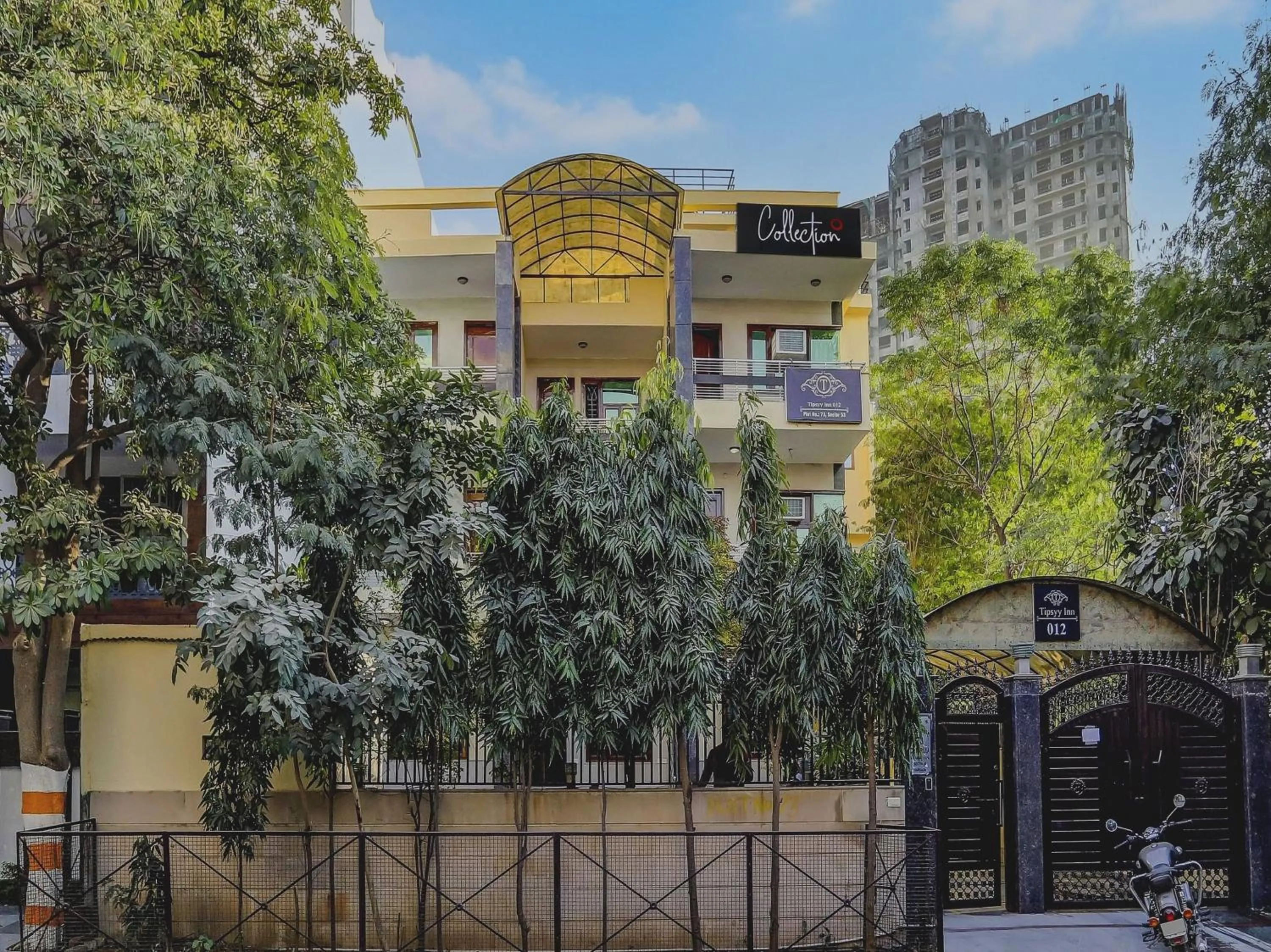 Facade/entrance in Hotel O Uk House Residency