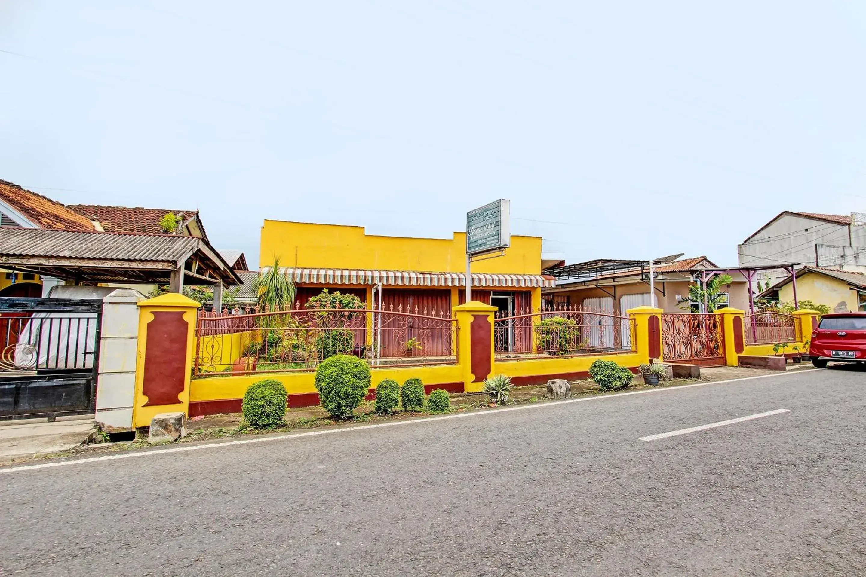 Facade/entrance in Hotel O Homestay Akbar Aufa Syariah Facade/entrance in Hotel O Homestay Akbar Aufa Syariah