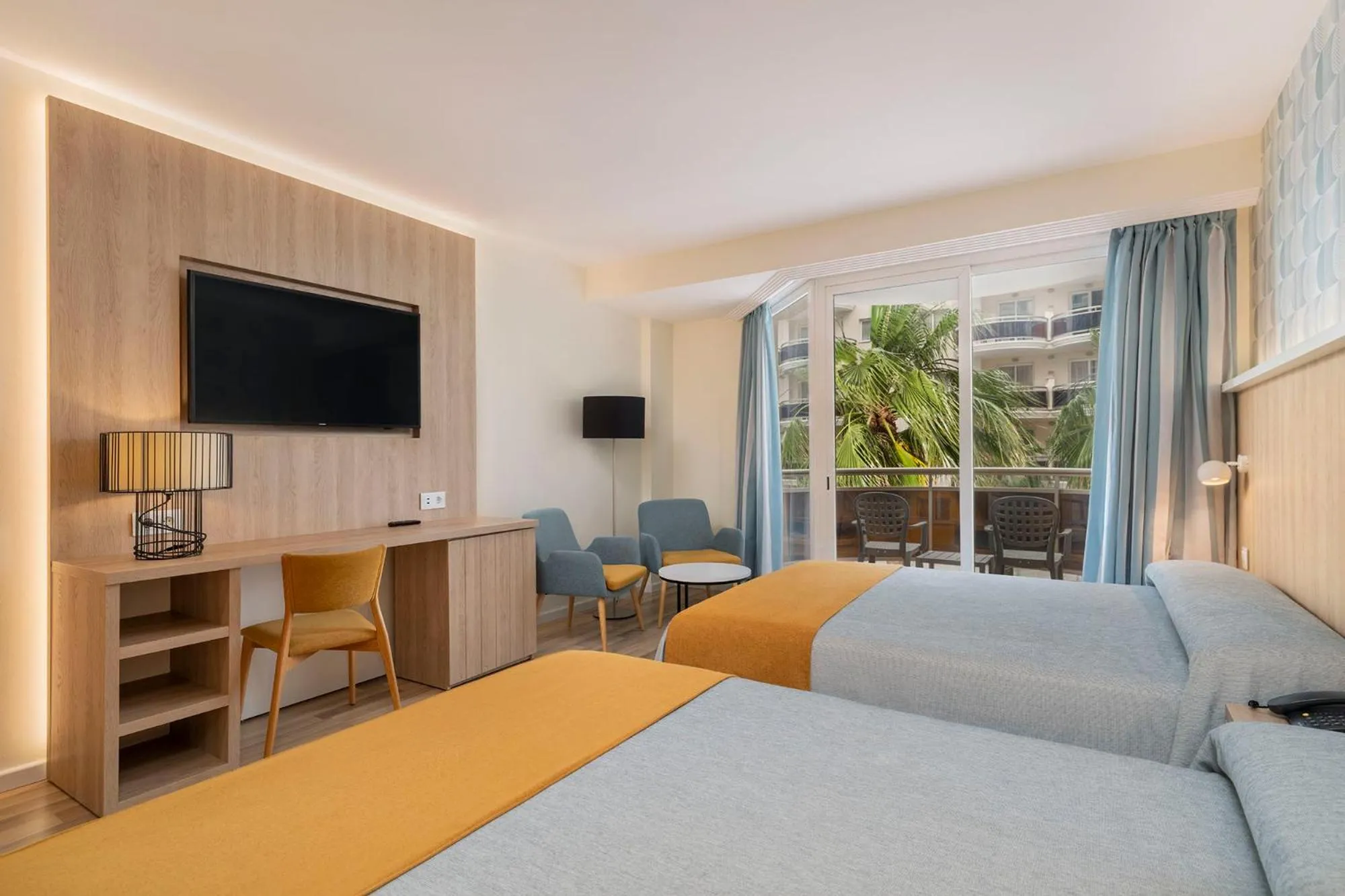 Bedroom, Bed in Peñiscola Plaza Suites