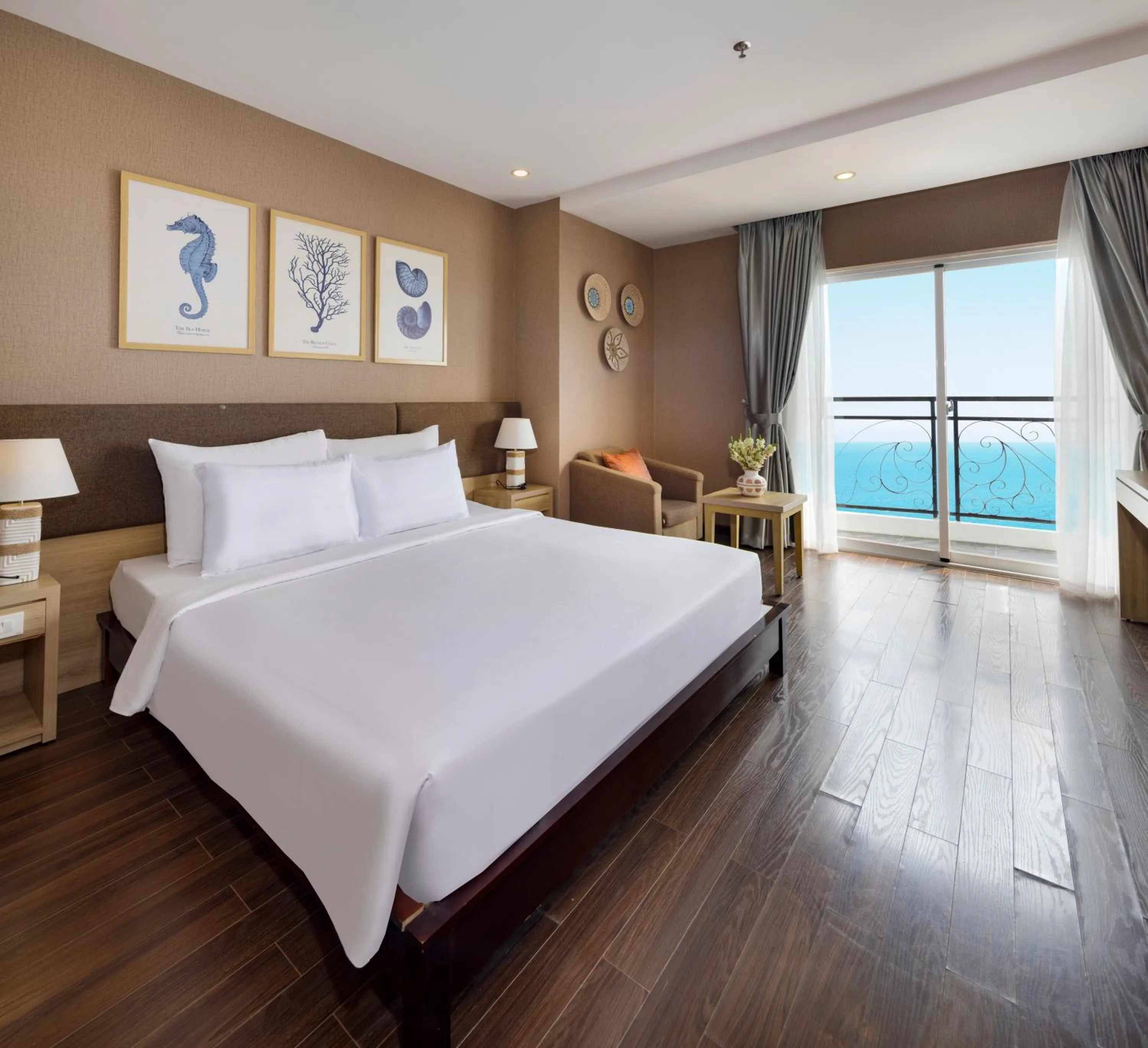 Property building, Bed in DB Hotel Nha Trang