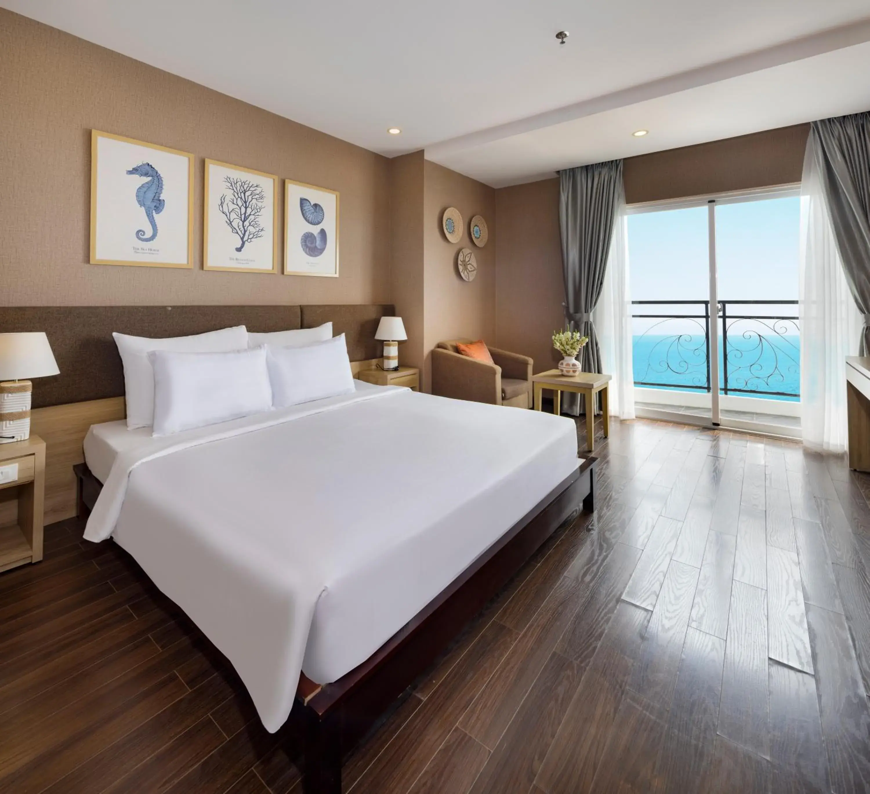 Property building, Bed in DB Hotel Nha Trang Property building, Bed in DB Hotel Nha Trang