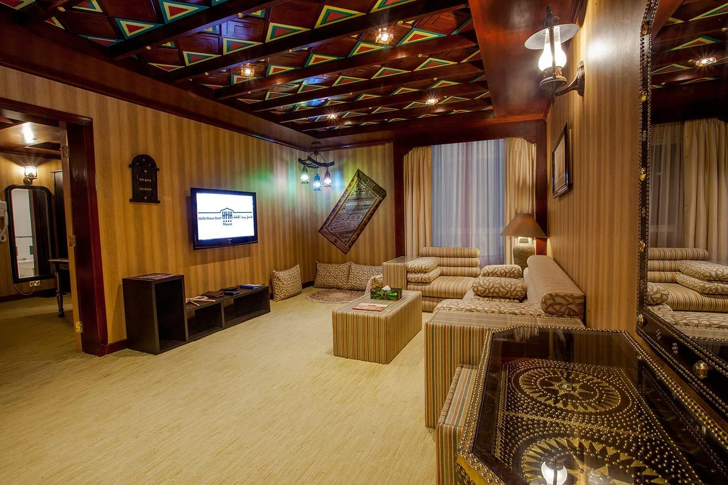 Communal lounge/ TV room in HAFFA HOUSE HOTEL