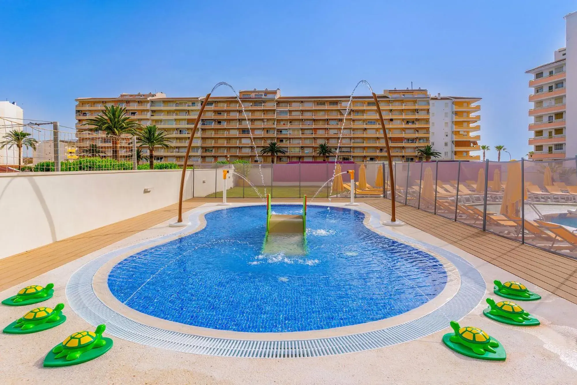 Swimming pool in Aparthotel Acuasol Swimming pool in Aparthotel Acuasol