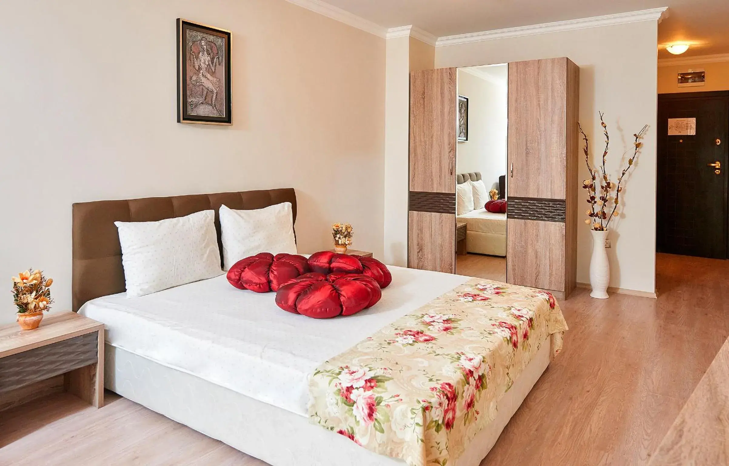 Deluxe Queen Studio in Boutique Rose Gardens Pomorie Deluxe Queen Studio in Boutique Rose Gardens Pomorie
