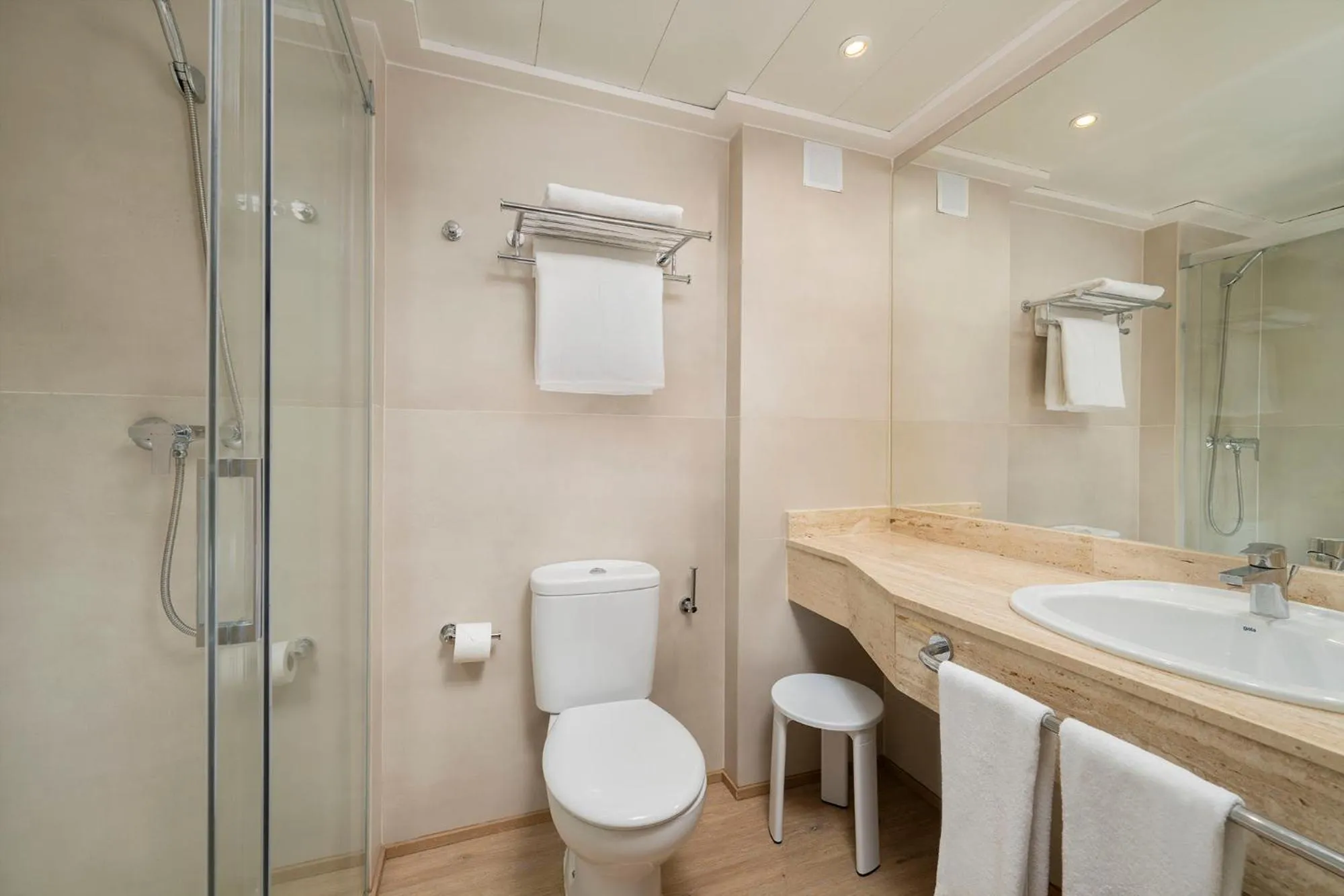 Property building in Apartamentos turísticos Jardines del Plaza