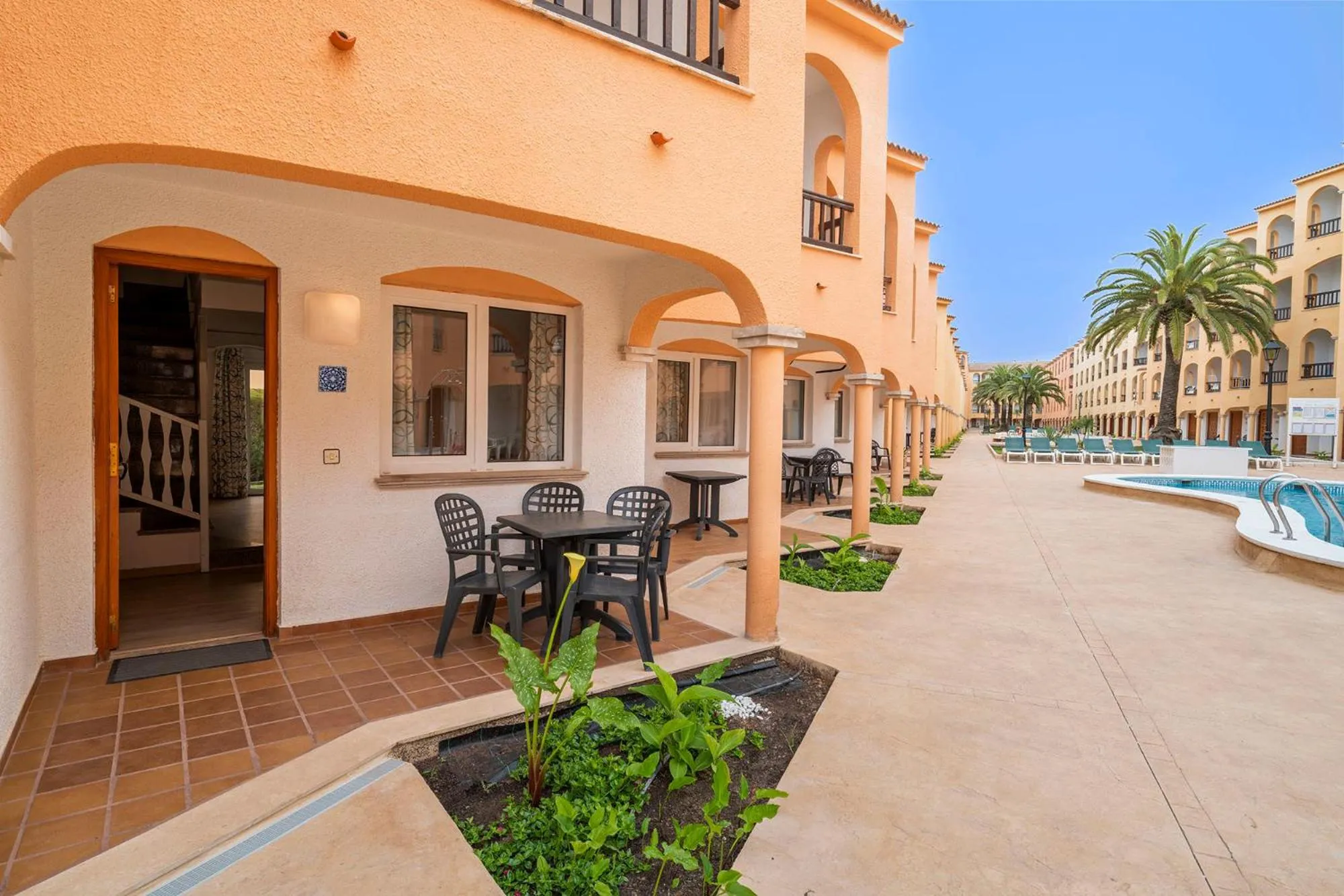 Property building in Apartamentos turísticos Jardines del Plaza