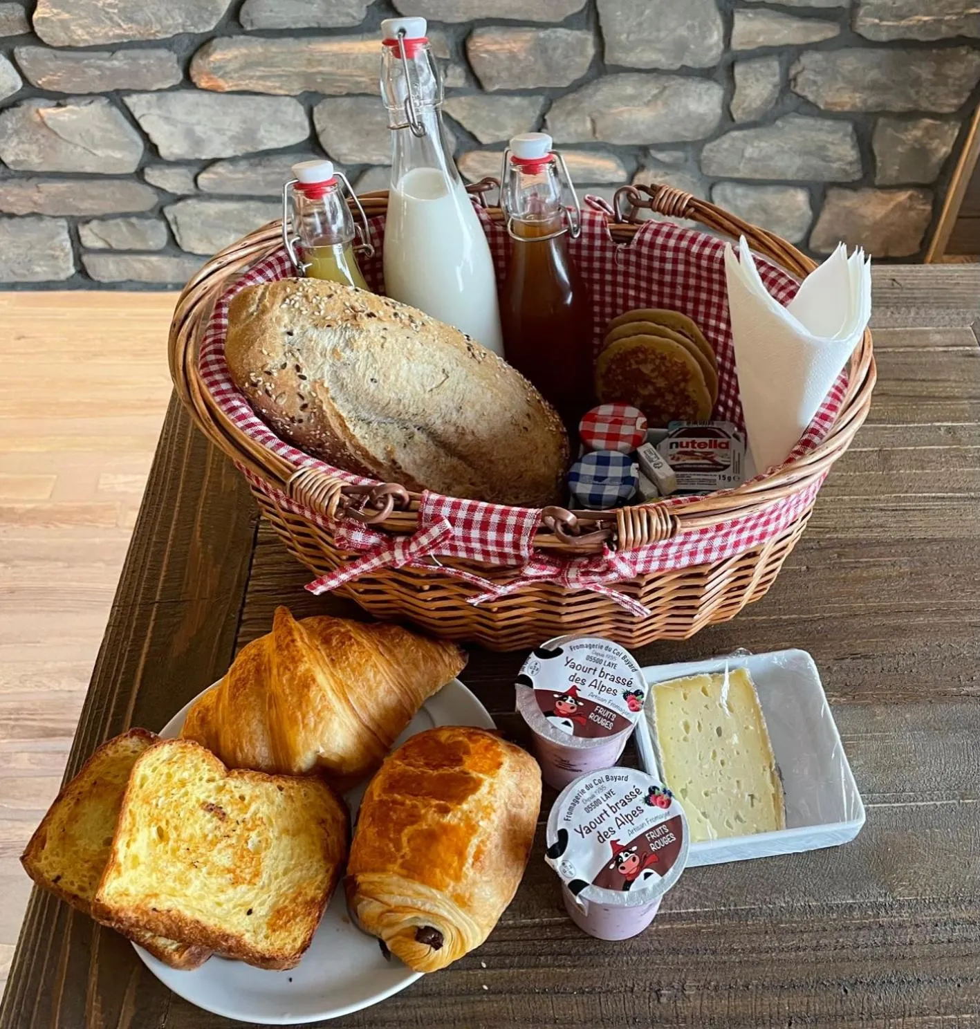 Breakfast in Appart Hôtel Le JAS