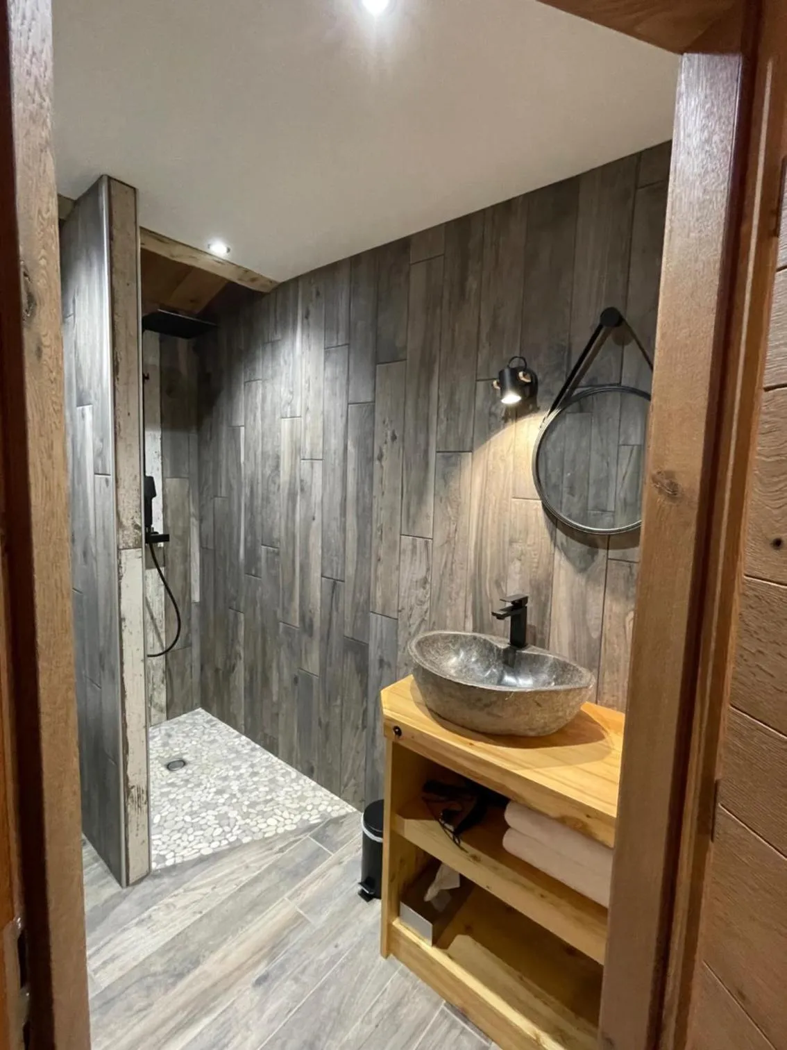 Shower in Appart Hôtel Le JAS