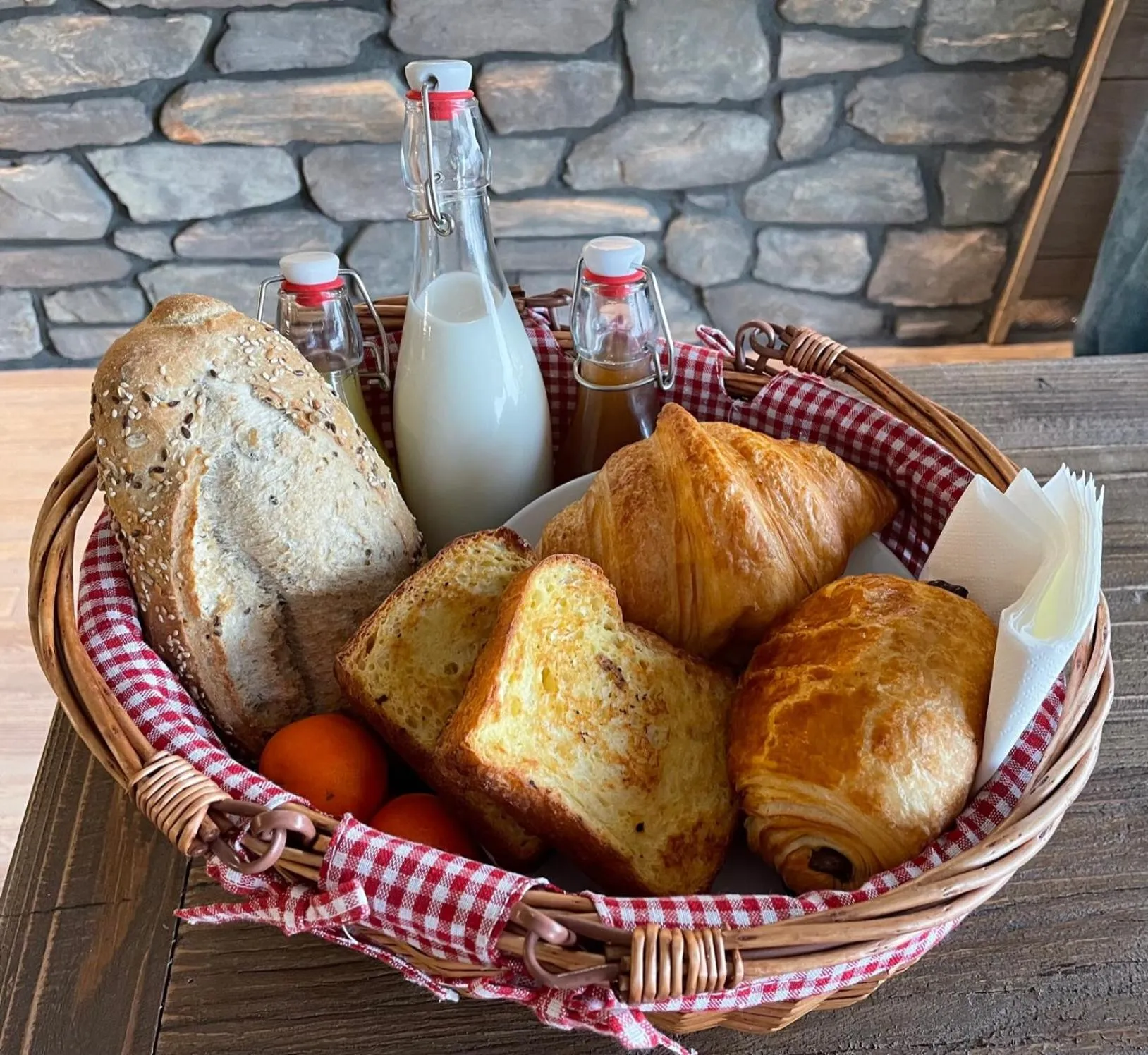 Breakfast in Appart Hôtel Le JAS