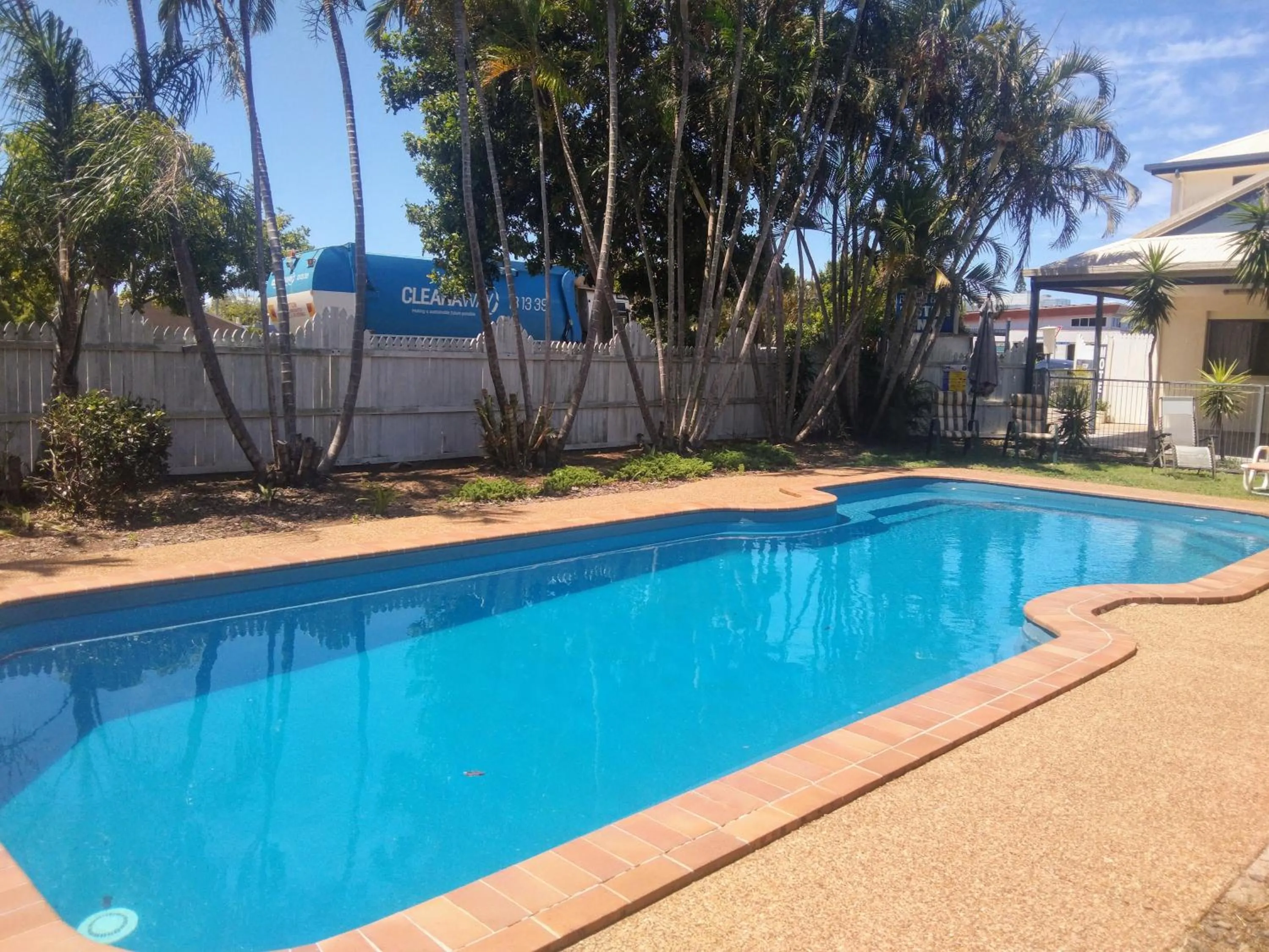 Bargara Beach Motor Inn budget accommodation pet friendly on application