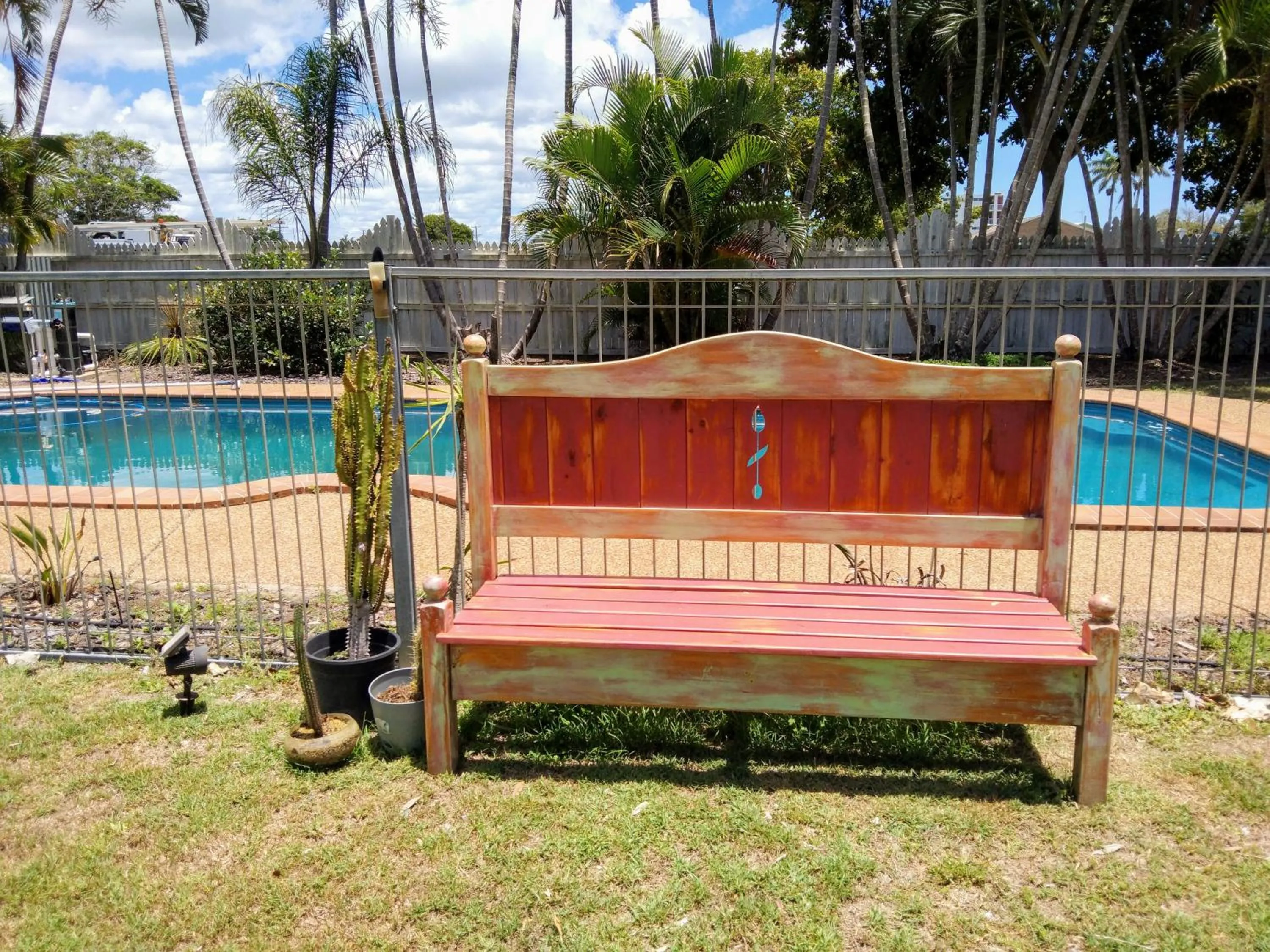 Bargara Beach Motor Inn budget accommodation pet friendly on application