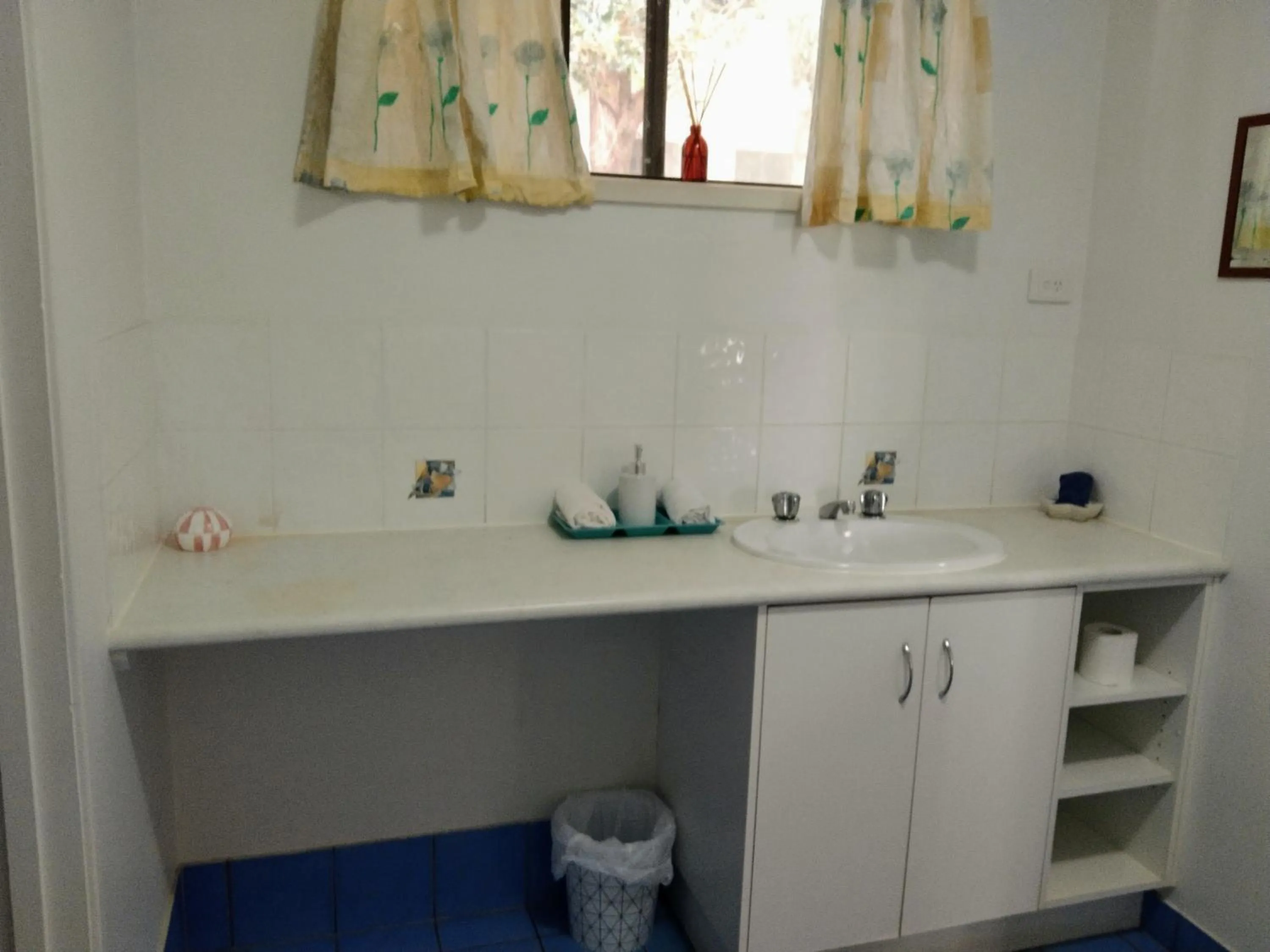 Bargara Beach Motor Inn budget accommodation pet friendly on application