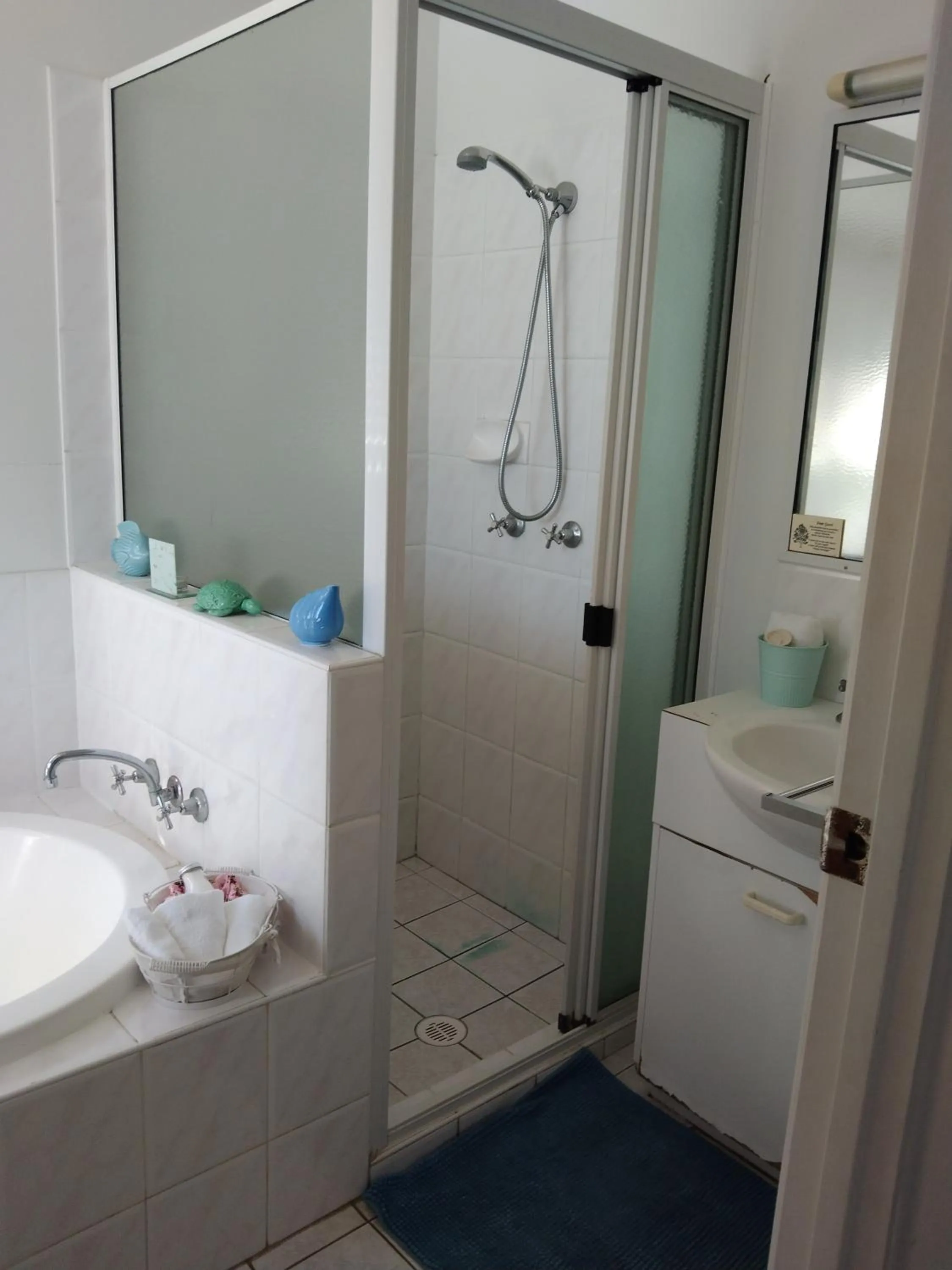 Bargara Beach Motor Inn budget accommodation pet friendly on application
