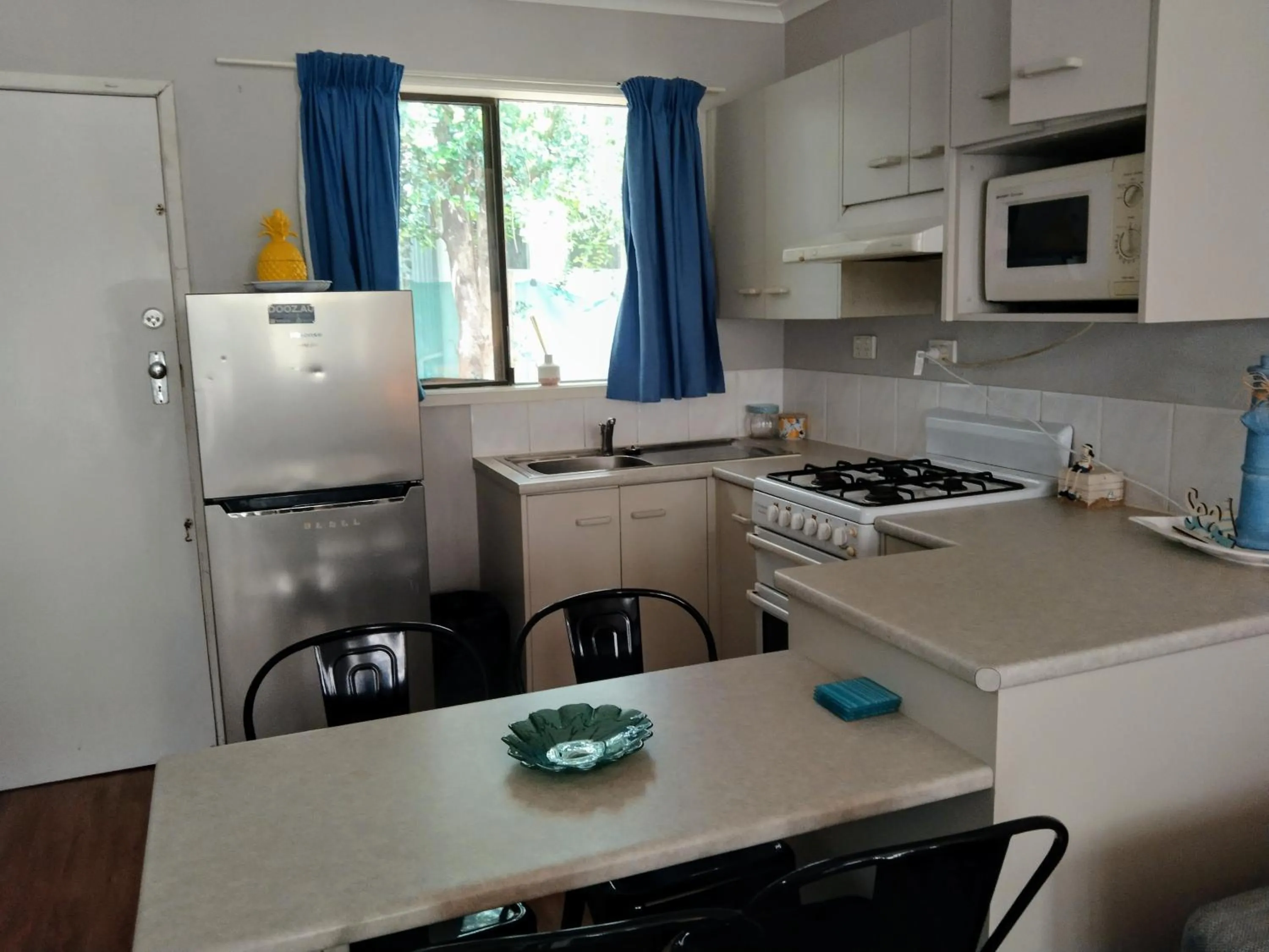 Bargara Beach Motor Inn budget accommodation pet friendly on application