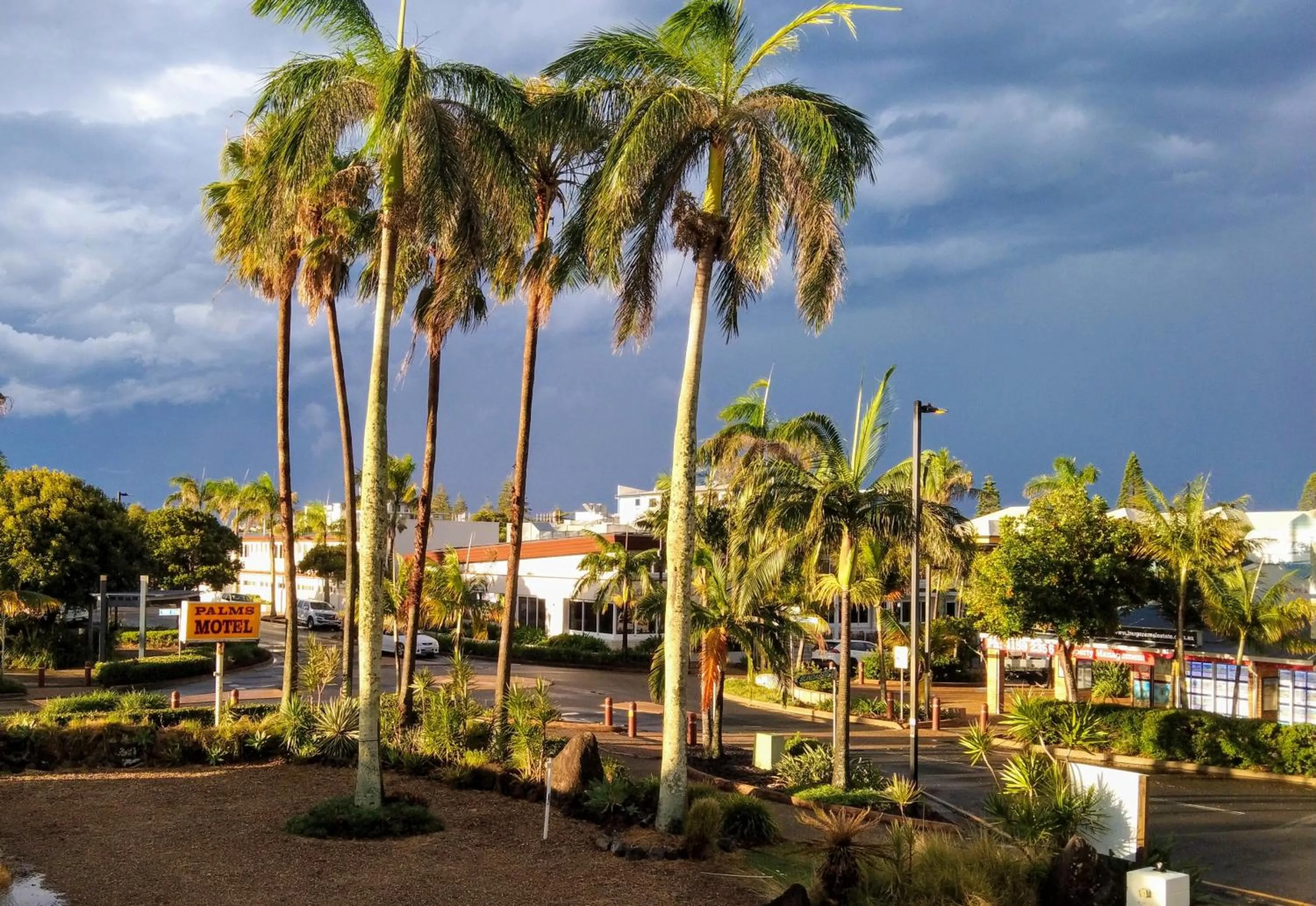 Bargara Beach Motor Inn budget accommodation pet friendly on application