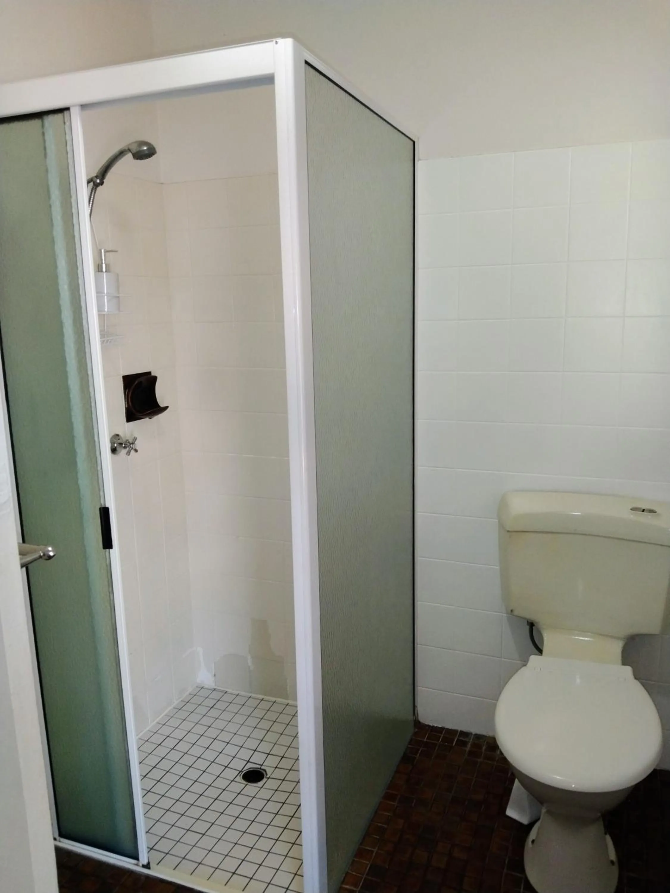 Bargara Beach Motor Inn budget accommodation pet friendly on application