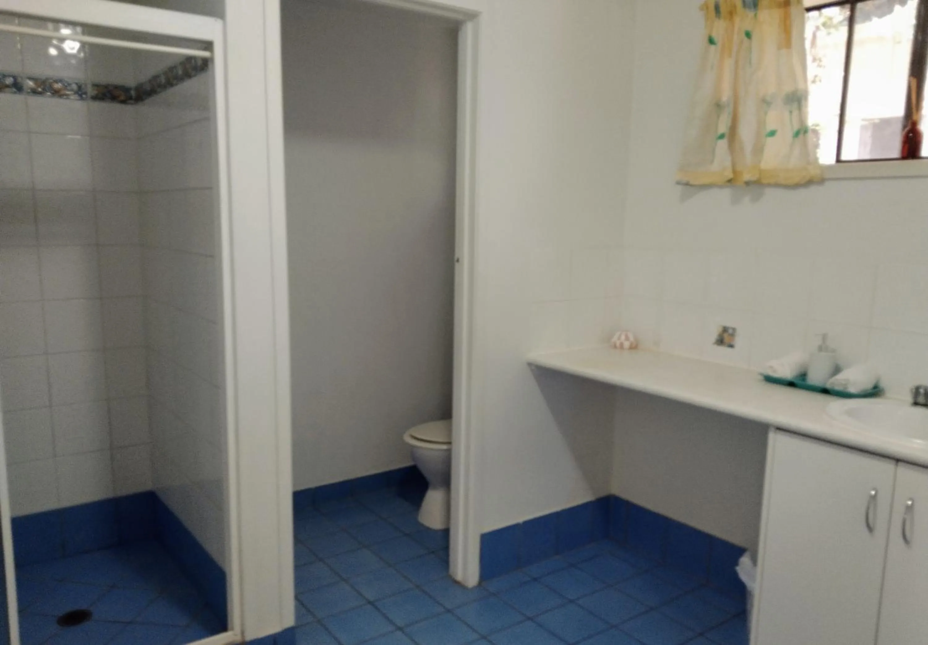 Bargara Beach Motor Inn budget accommodation pet friendly on application