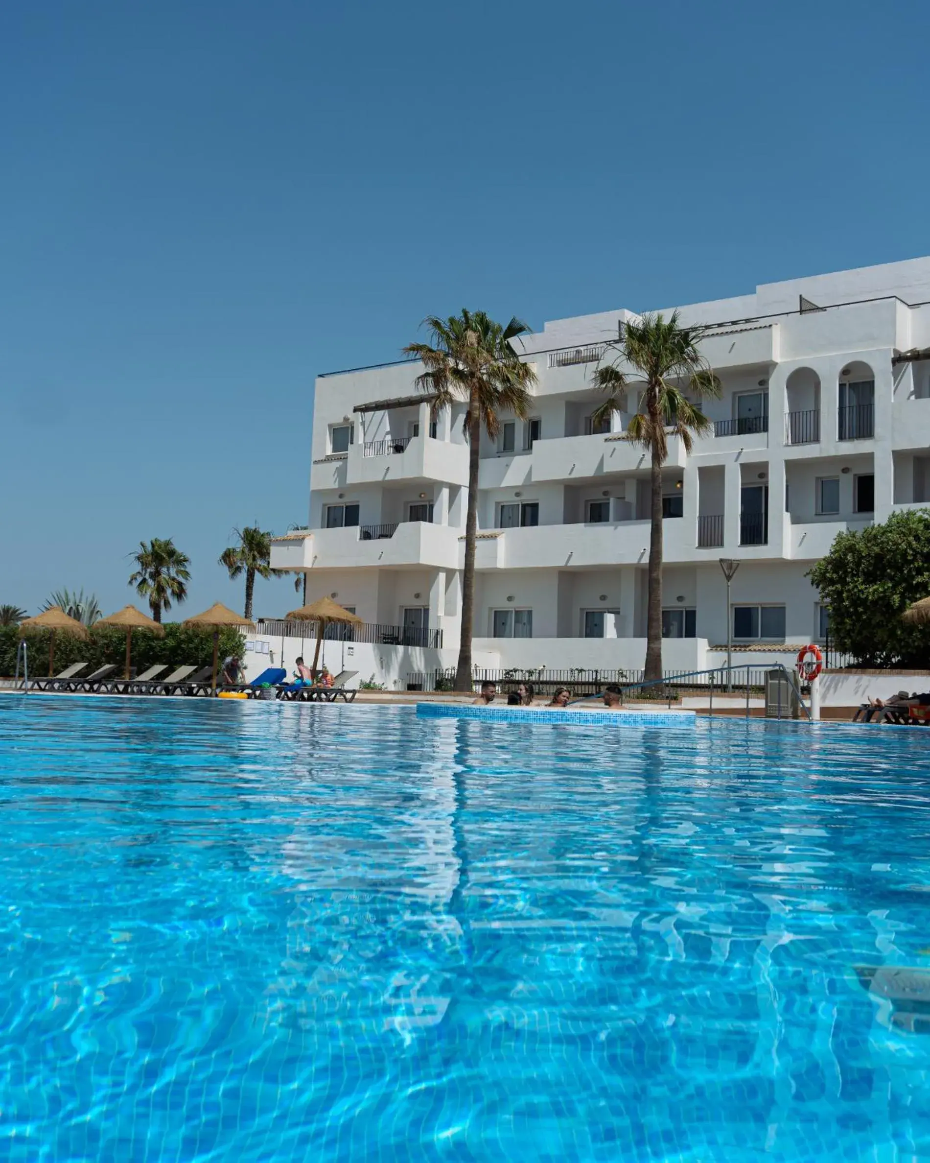 Swimming pool in Ohtels Cabogata Swimming pool in Ohtels Cabogata