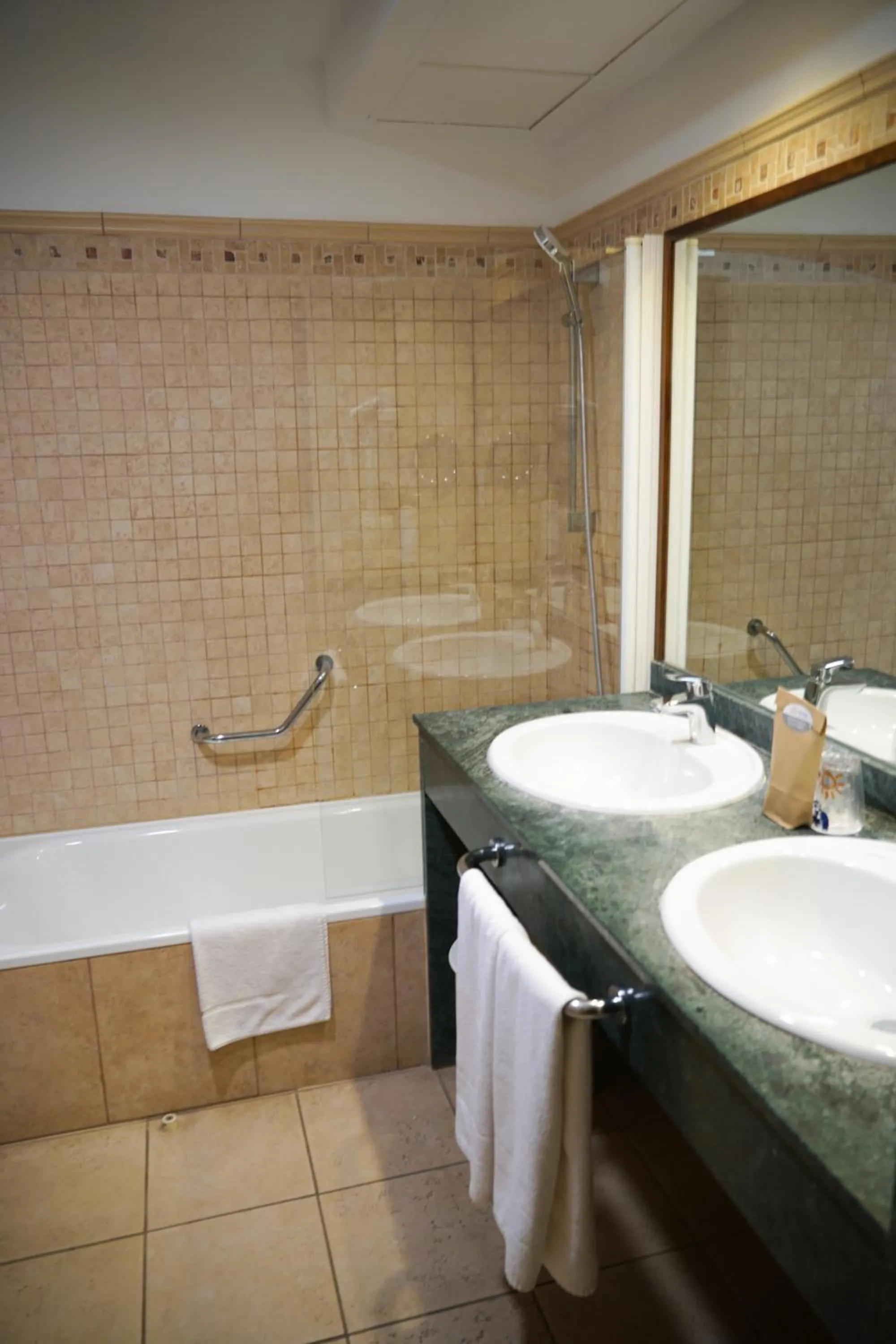 Bathroom in Ohtels Cabogata