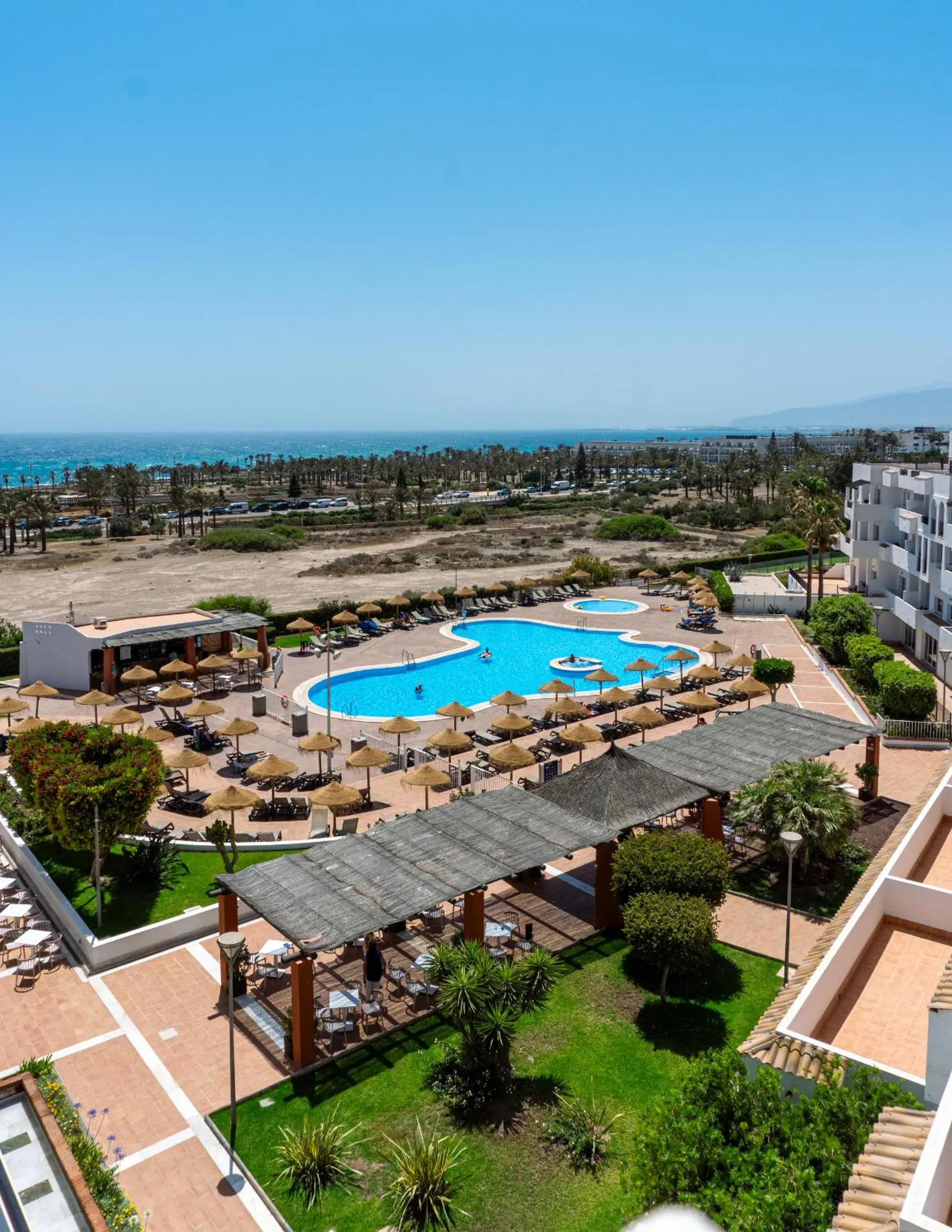 Swimming pool in Ohtels Cabogata Swimming pool in Ohtels Cabogata