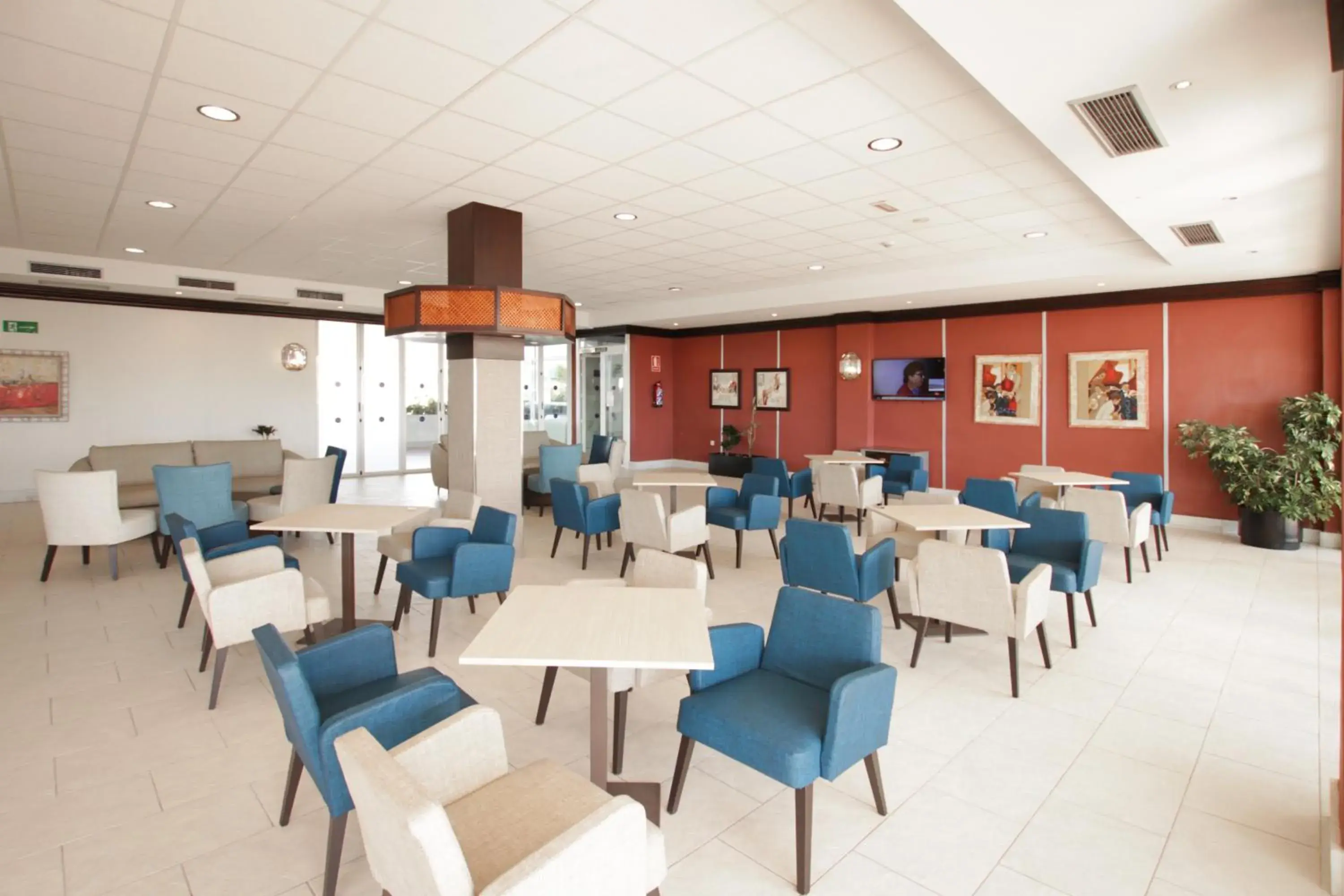 Lounge or bar in Ohtels Cabogata Lounge or bar in Ohtels Cabogata