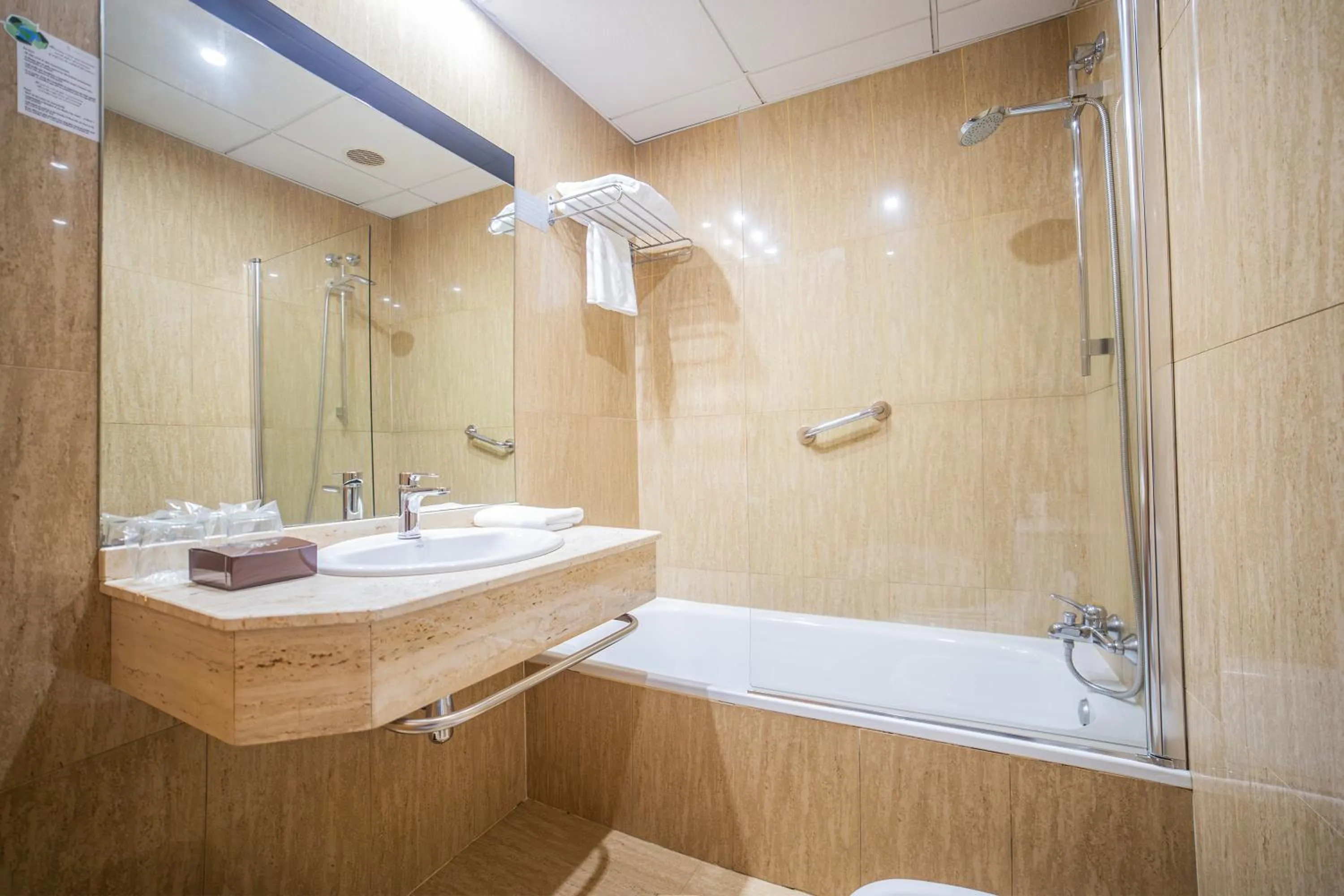 Bathroom in Hotel Auditorio Santiago & Spa