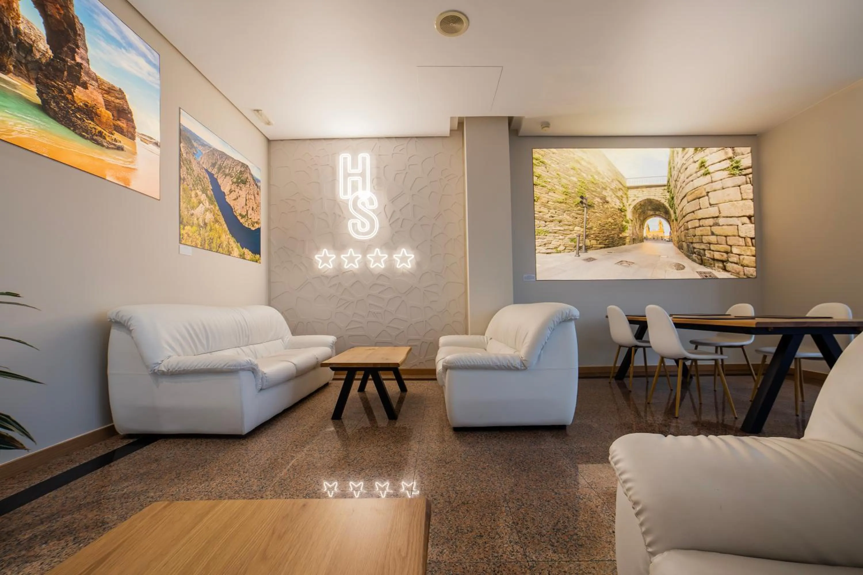 Lobby or reception in Hotel Auditorio Santiago & Spa