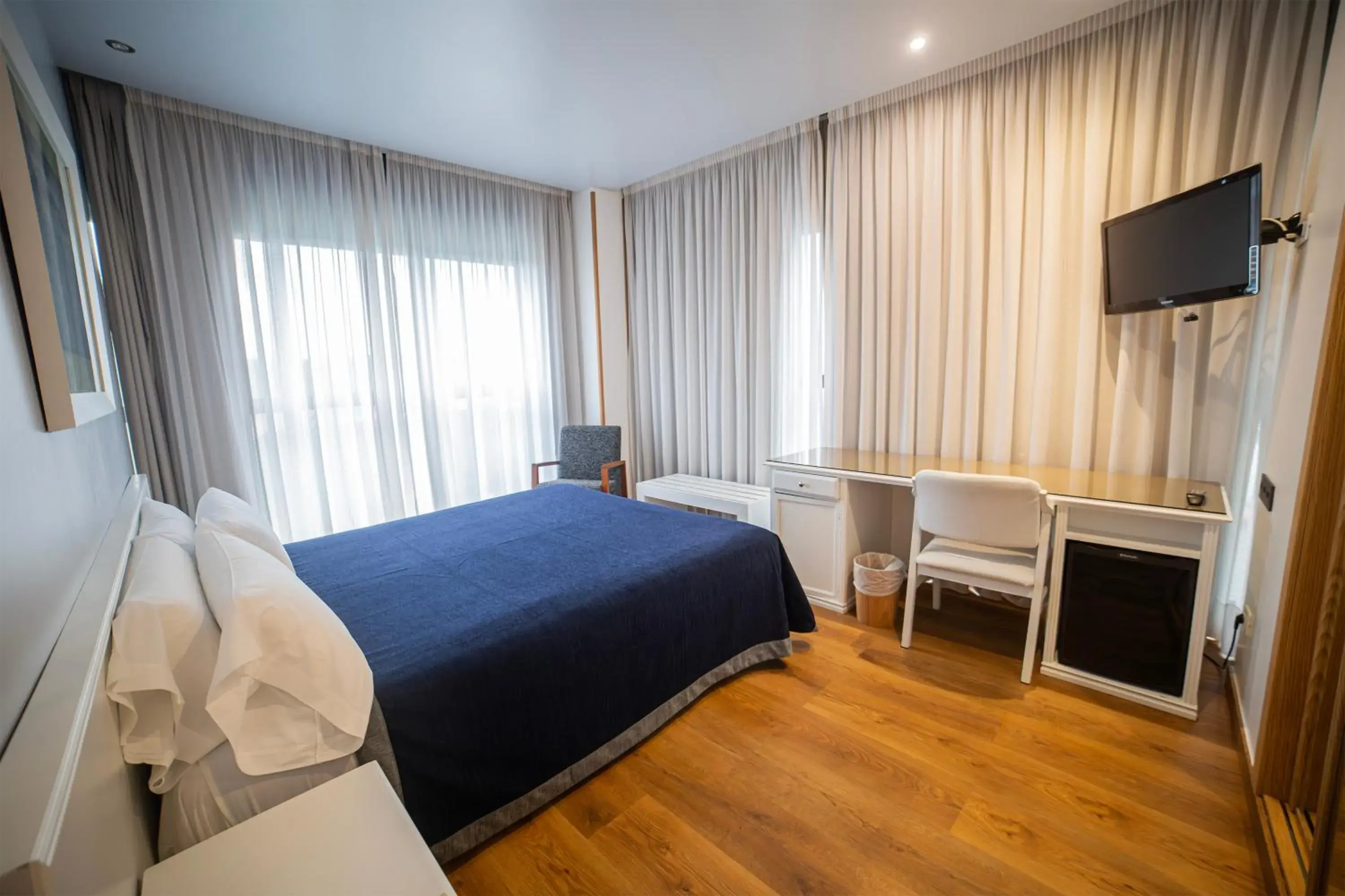 Queen Room with Spa Bath in Hotel Auditorio Santiago & Spa Queen Room with Spa Bath in Hotel Auditorio Santiago & Spa