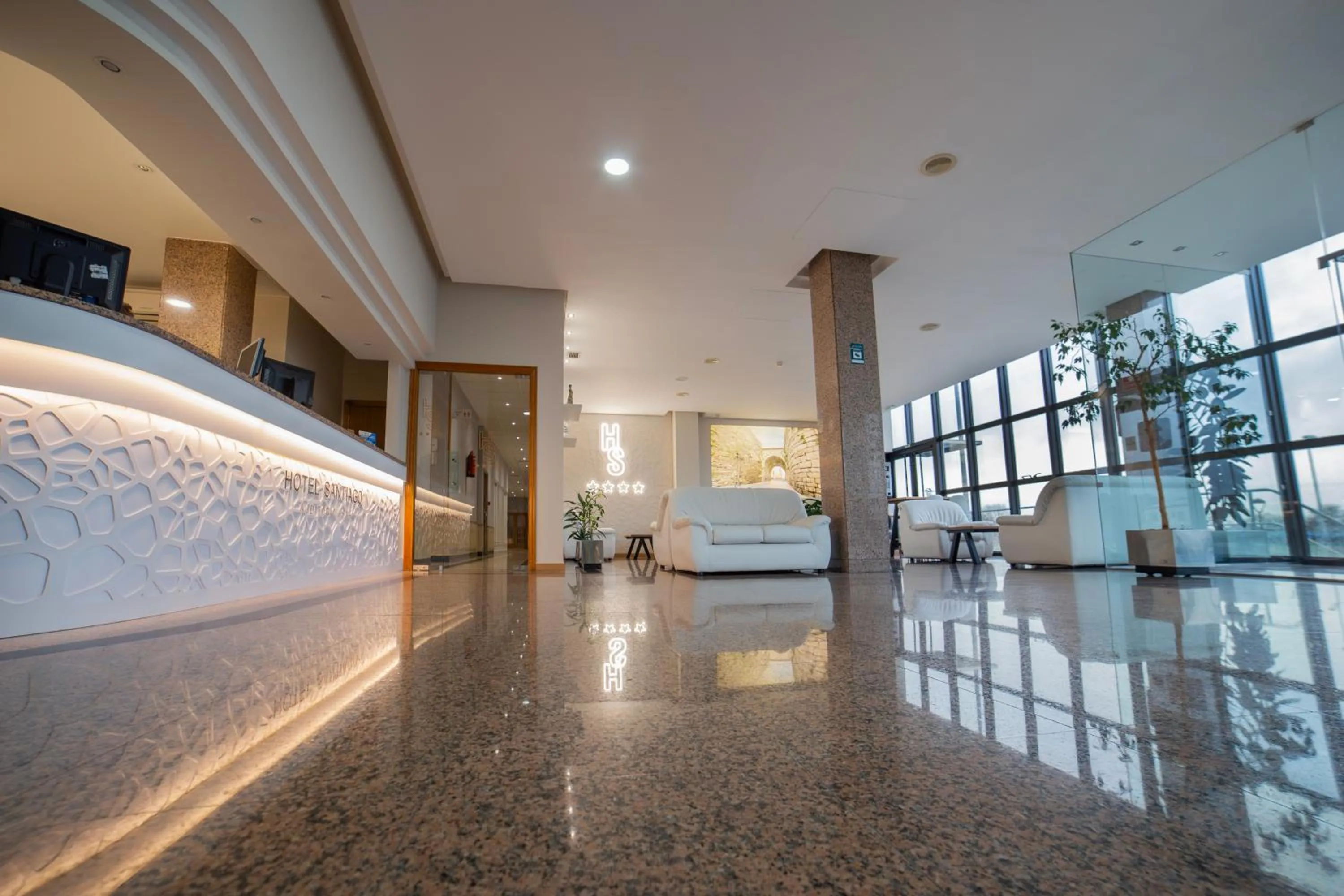 Lobby or reception in Hotel Auditorio Santiago & Spa
