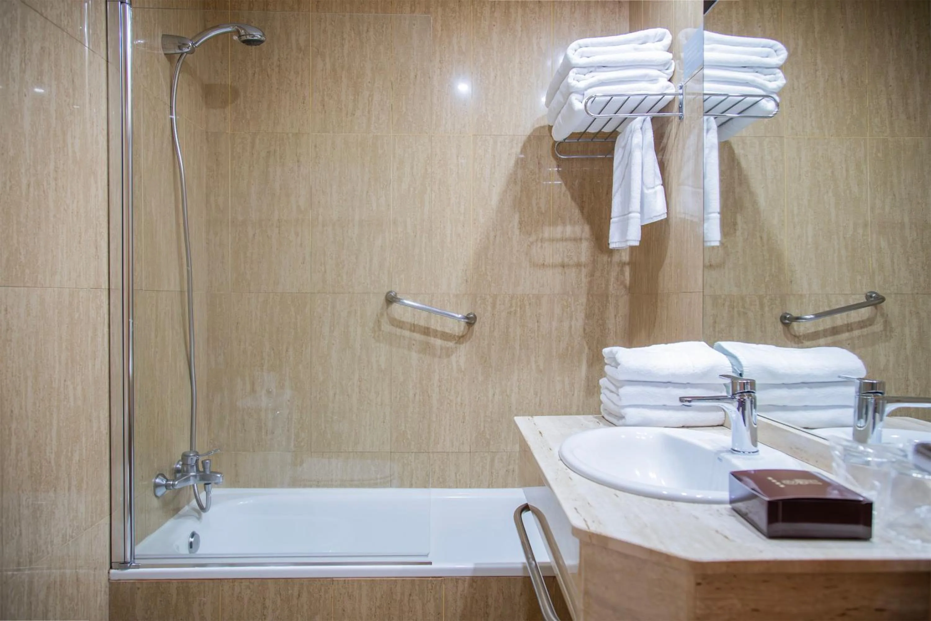 Bathroom in Hotel Auditorio Santiago & Spa