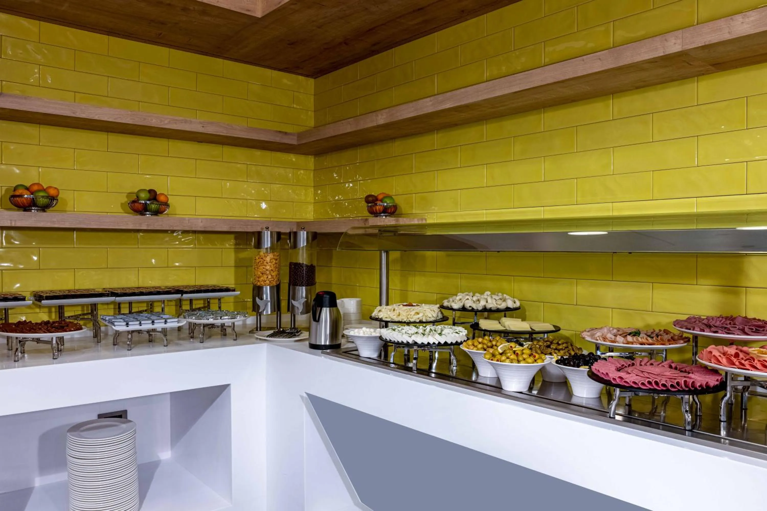 Buffet breakfast in Days Inn & Suites by Wyndham Istanbul Esenyurt