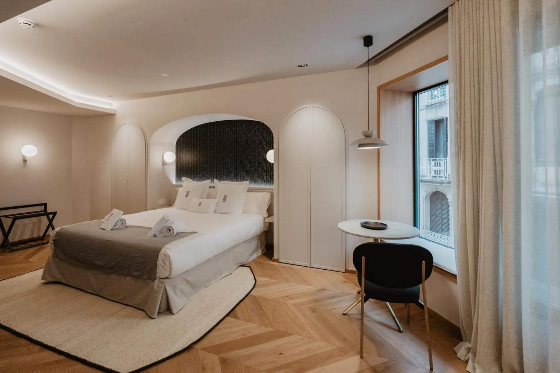 Living room, Bed in Hotel Petit Luxe