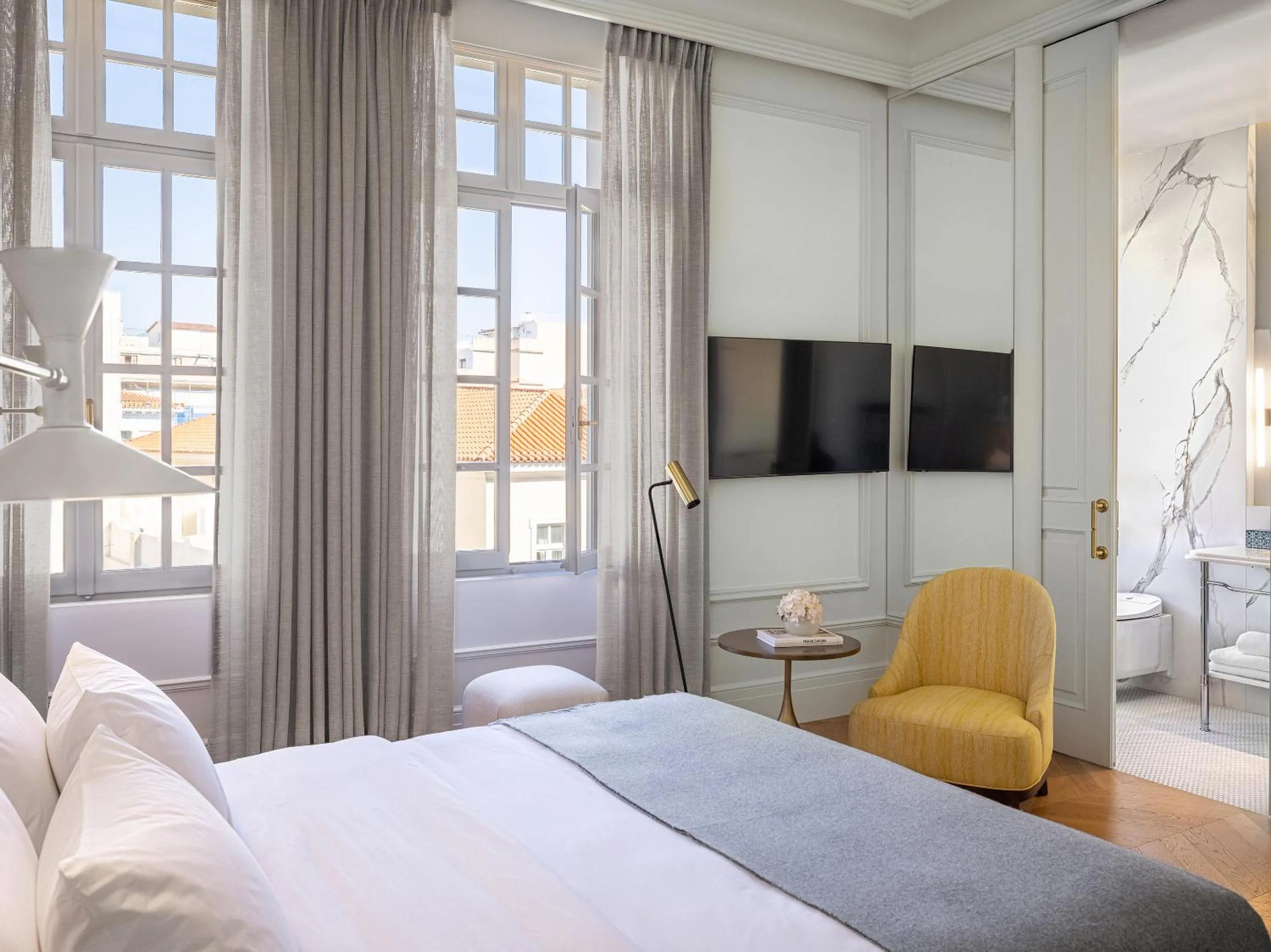 Seating area, Bed in The Dolli at Acropolis, A Hotel to Live