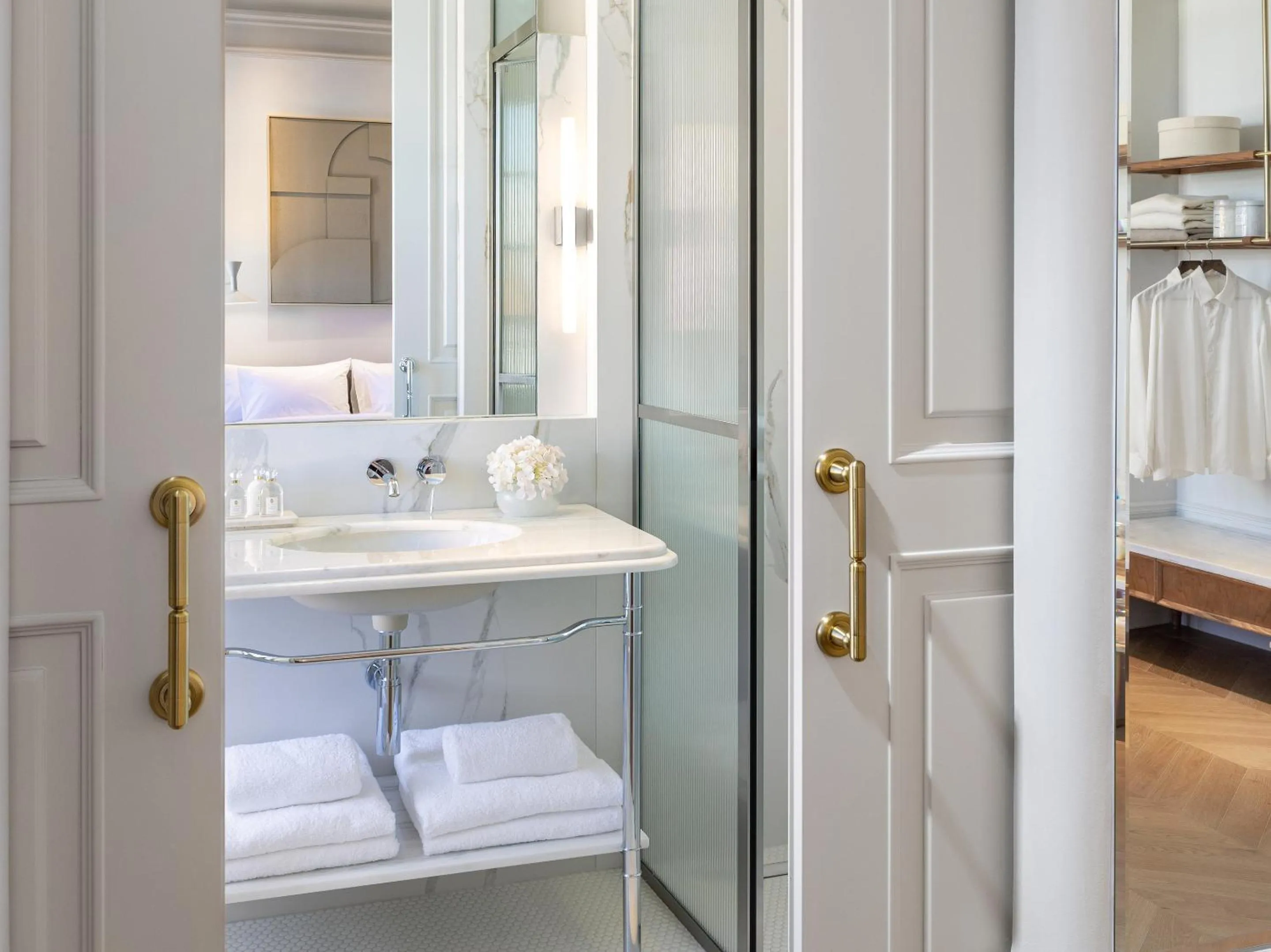 Bathroom, Bed in The Dolli at Acropolis, A Hotel to Live