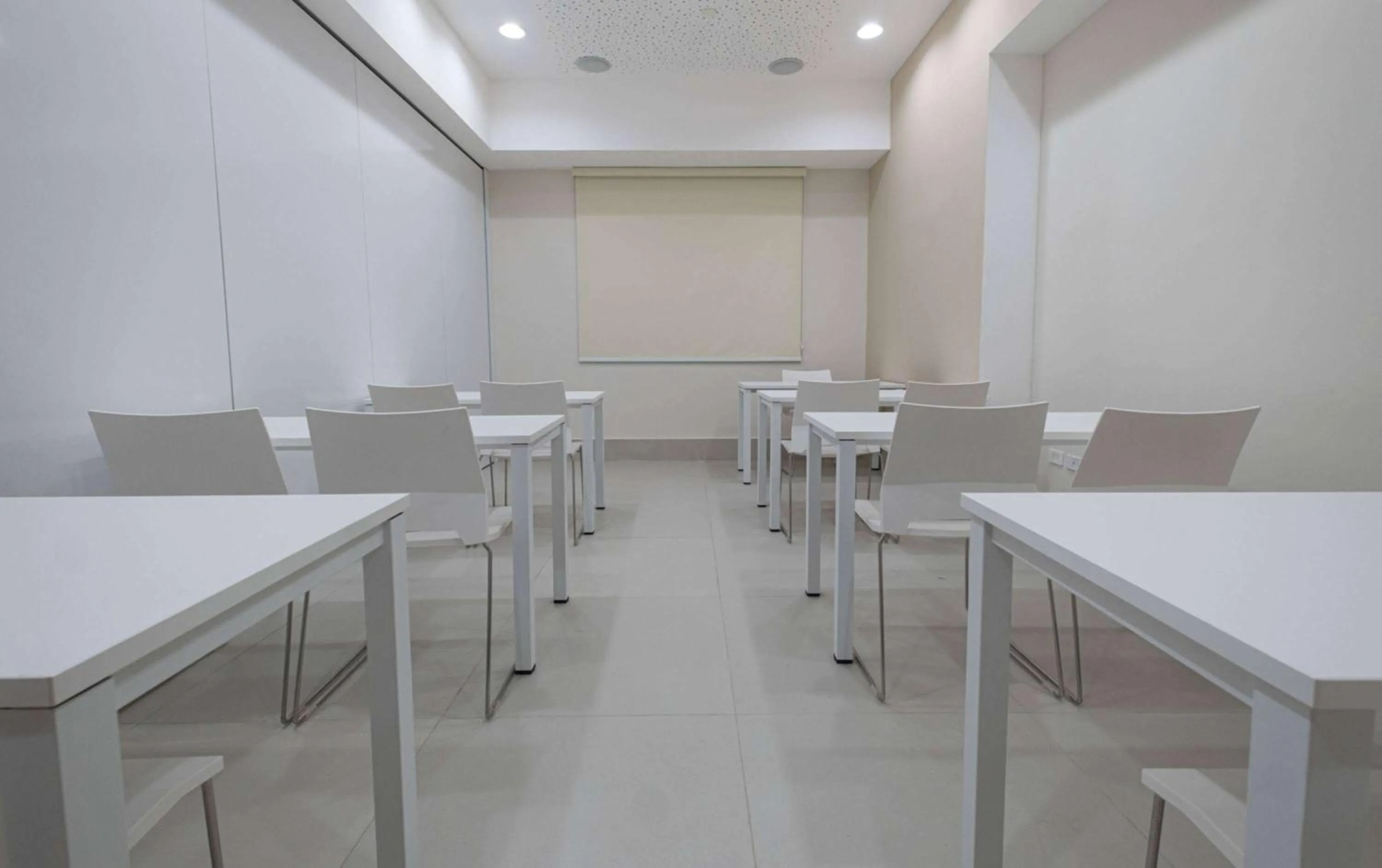 Meeting/conference room in Super 8 by Wyndham Manzanillo