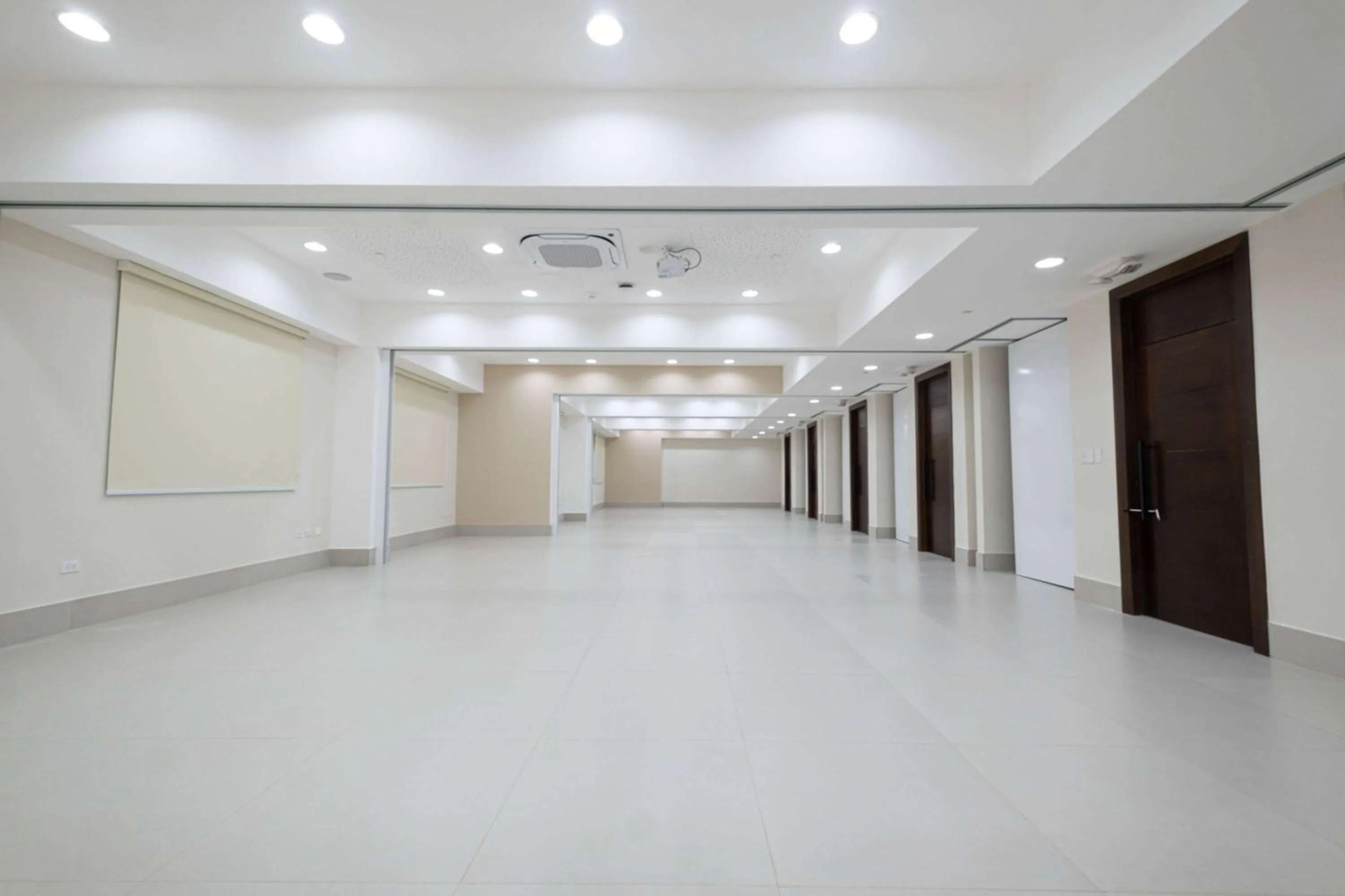 Meeting/conference room in Super 8 by Wyndham Manzanillo