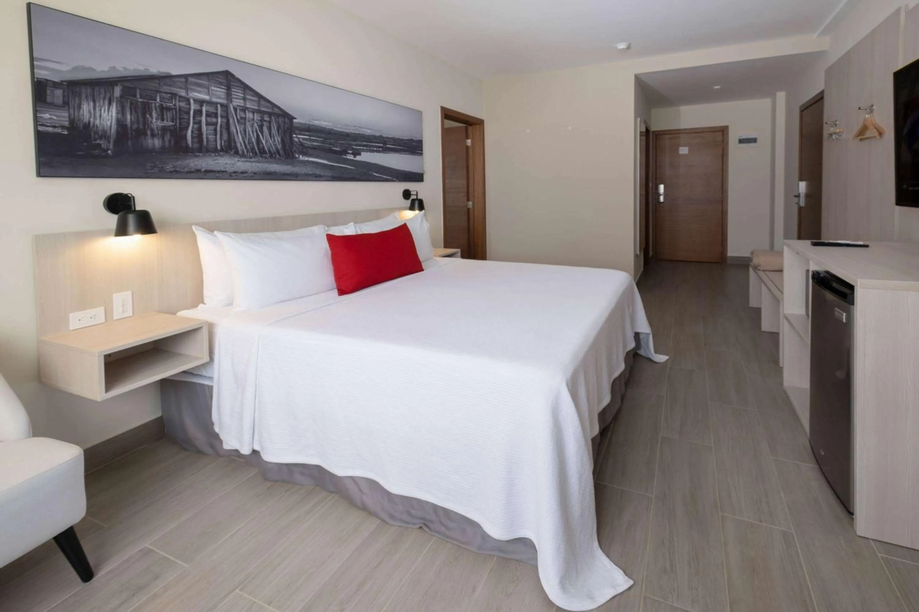 Photo of the whole room, Bed in Super 8 by Wyndham Manzanillo