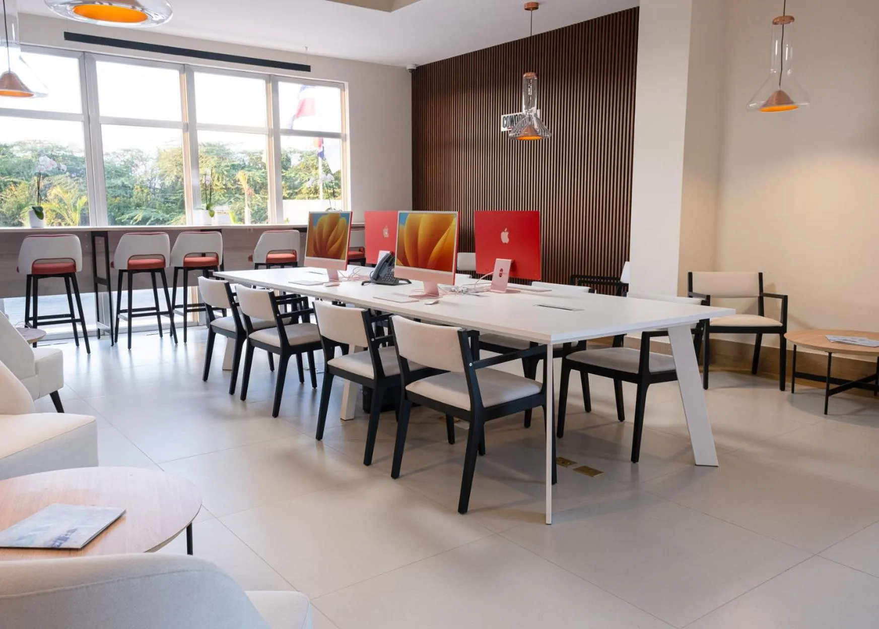 Communal lounge/ TV room in Super 8 by Wyndham Manzanillo