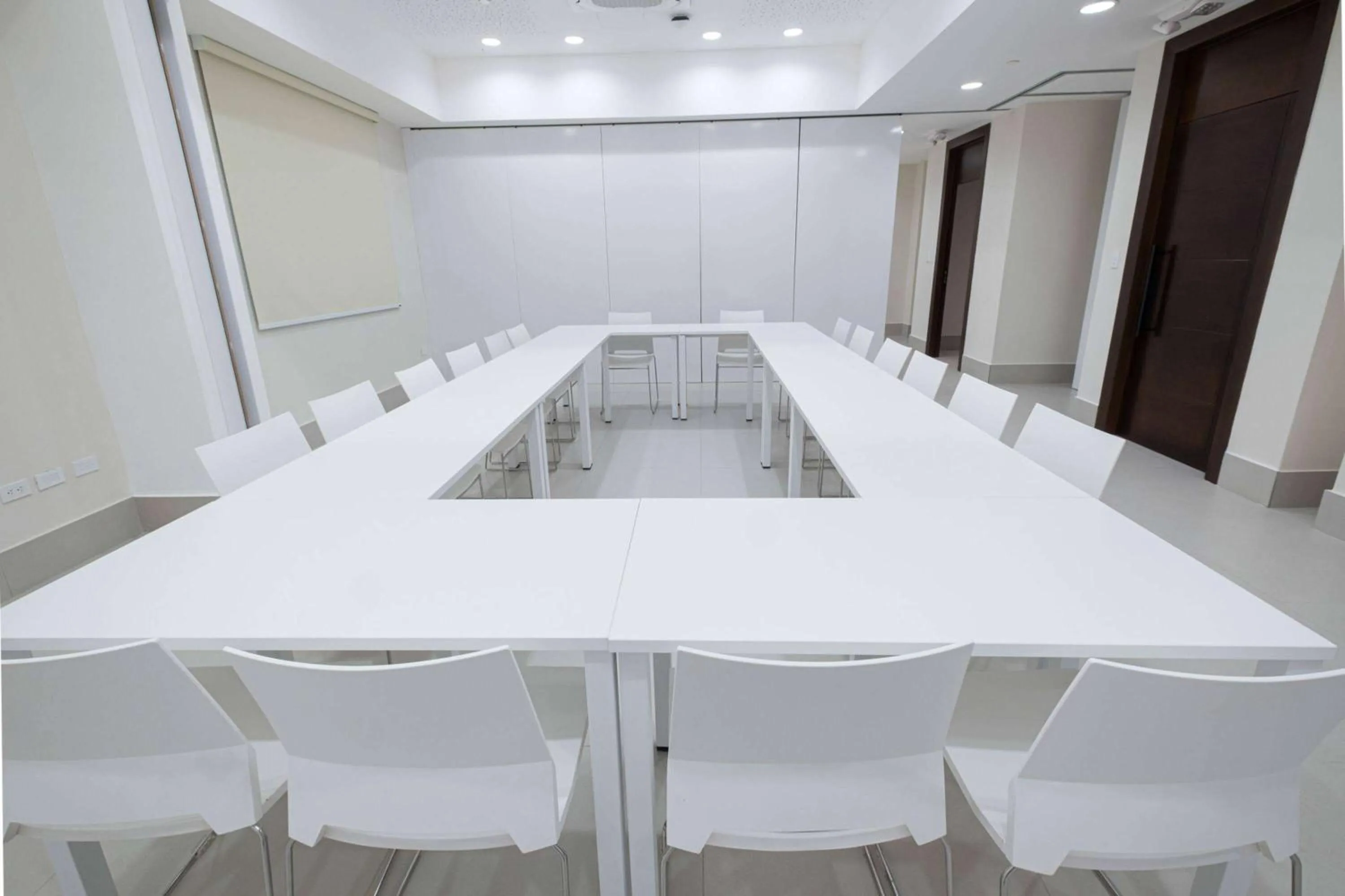 Meeting/conference room in Super 8 by Wyndham Manzanillo