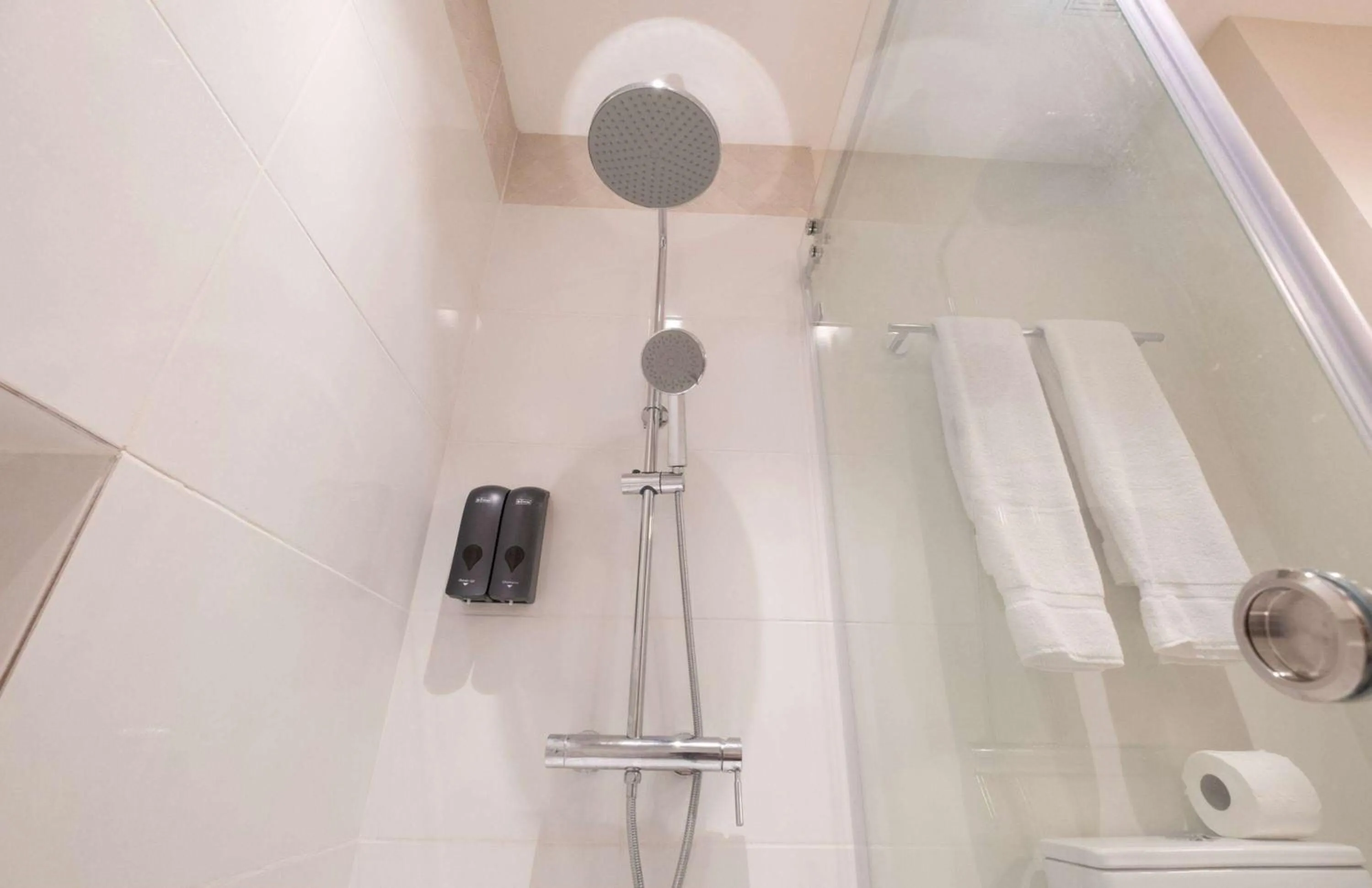 Shower in Super 8 by Wyndham Manzanillo