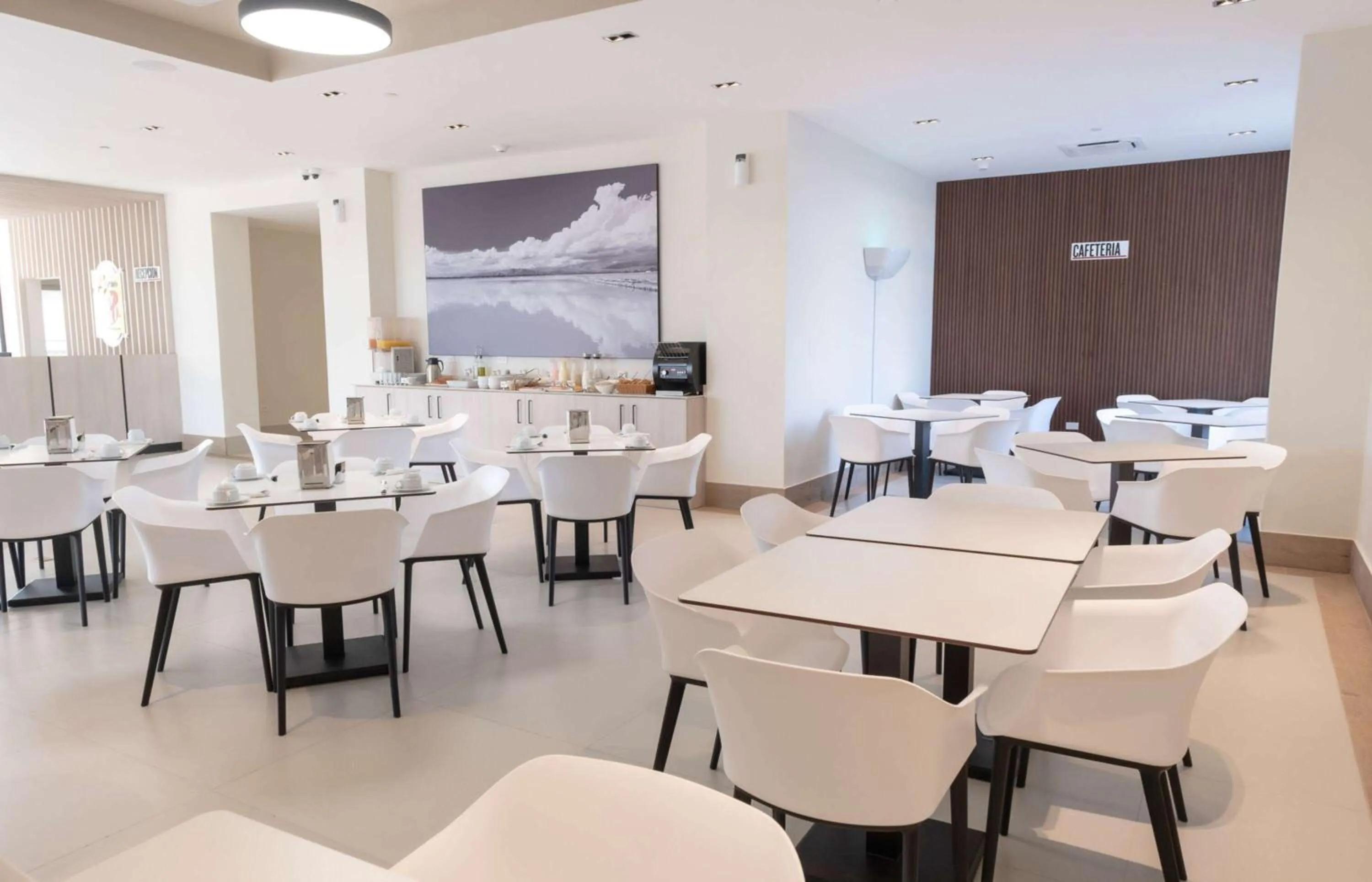 Restaurant/places to eat in Super 8 by Wyndham Manzanillo